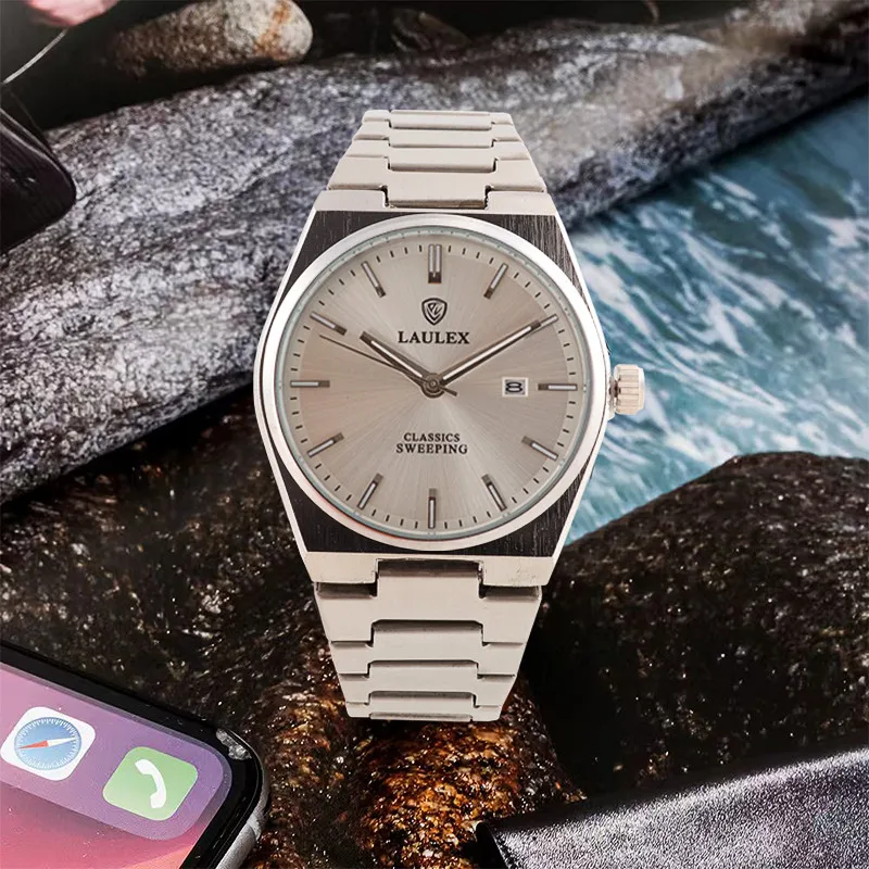 Quartz Watch for Men with Sweeping Movement Sports Watch 40mm Diameter 11mm Thickness Calendar at 3 O'clock Position 3ATM