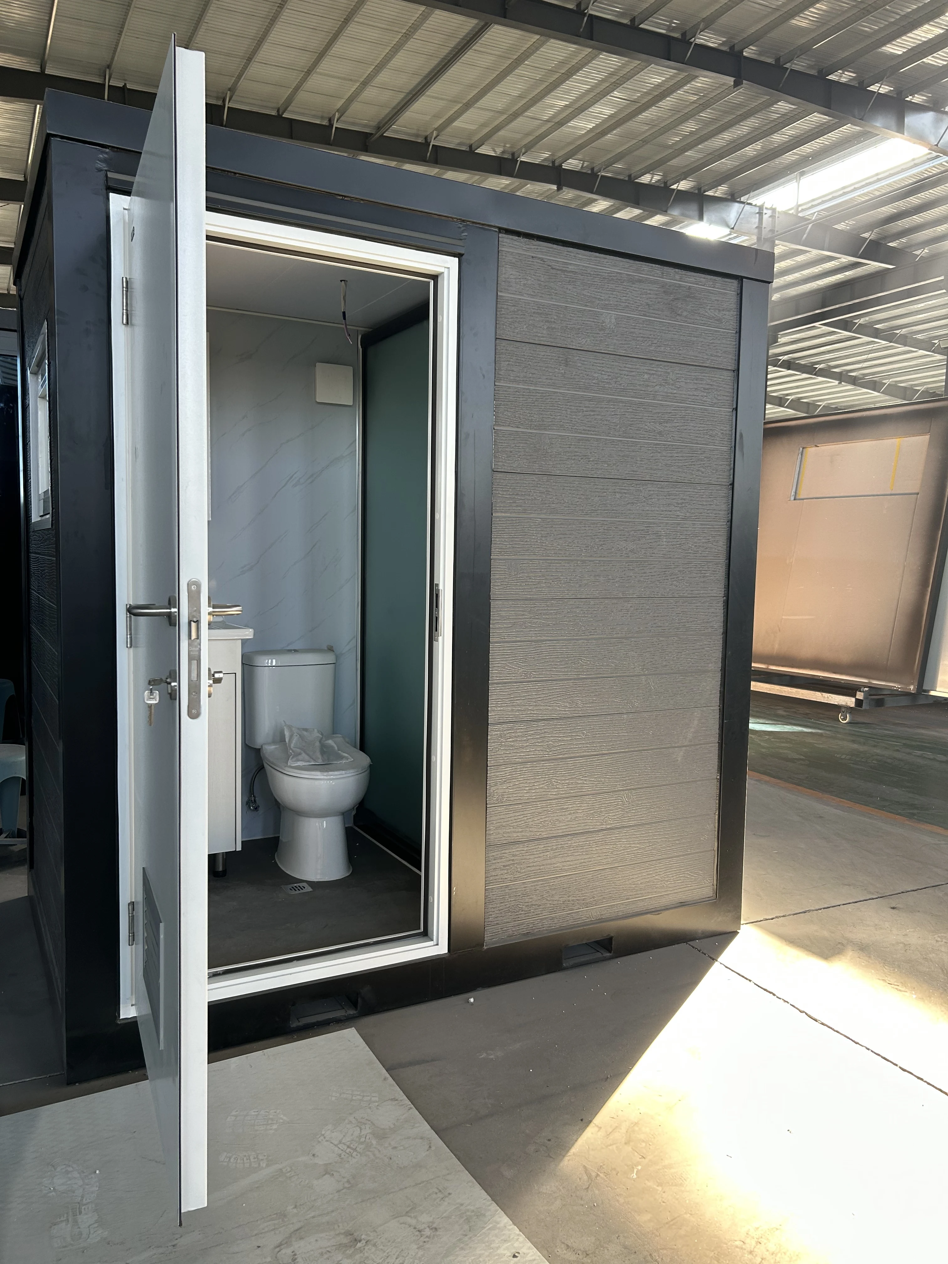 Luxury portable outdoor bathroom, modular toilet, shower, sink, suitable for container houses, high quality, hot-selling i