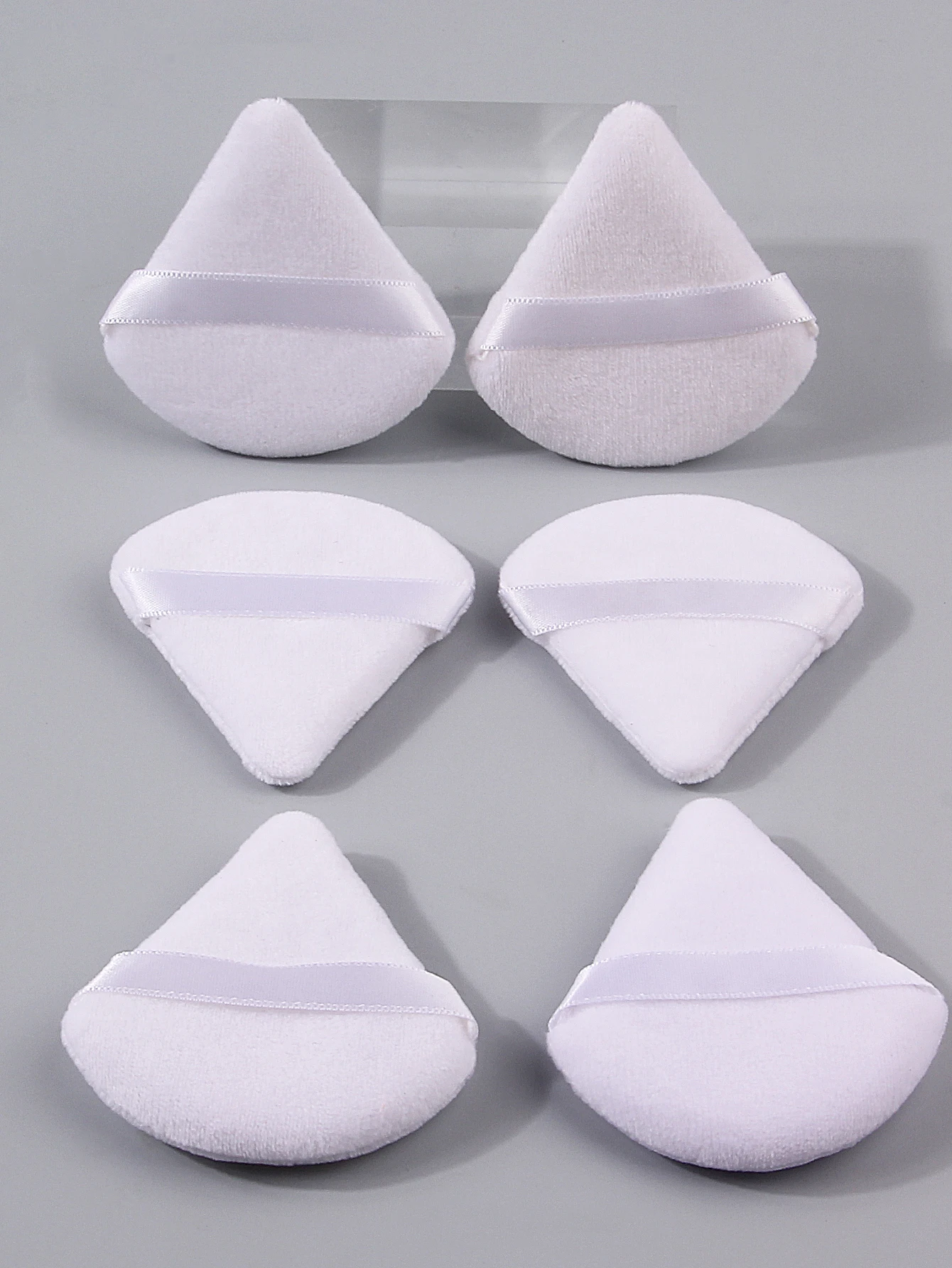 6 قطع من منتفخة البودرة البيضاء فائقة النعومة على شكل مروحة، منتفخة مسحوق مثلثة، إسفنجة مكياج محمولة جافة ورطبة مزدوجة الأغراض