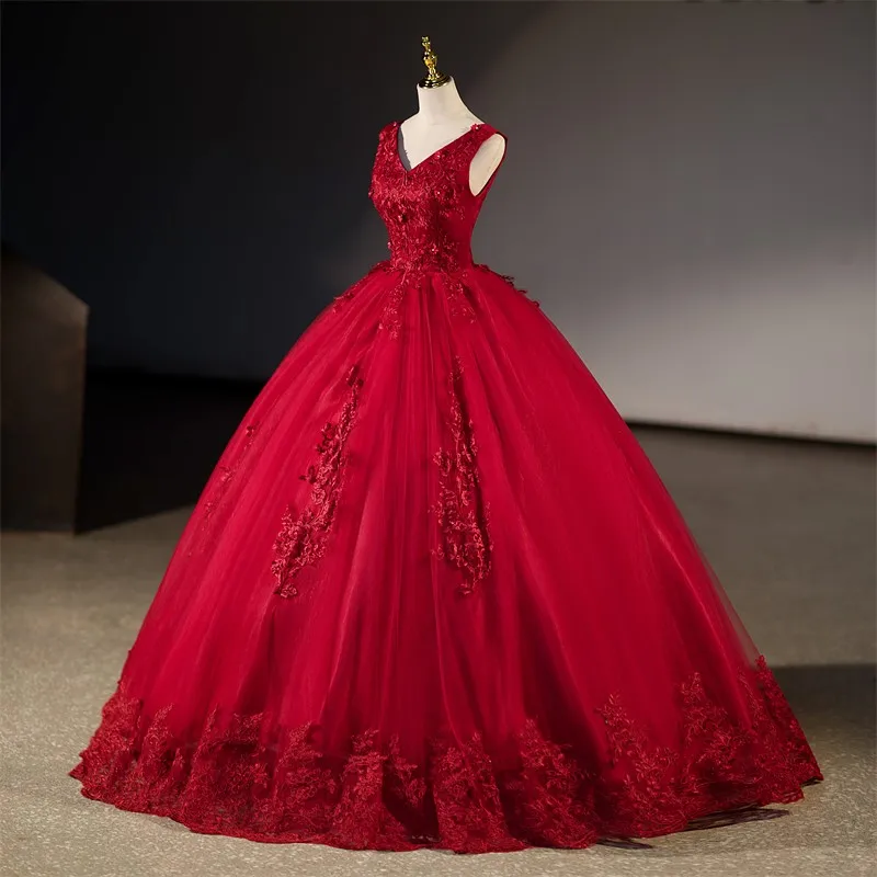 Spring New Red Quinceanera Dresses Sleeveless V-neck Party Dress Sweet Flower Ball Gown Luxury Lace Prom Dress Customize Vestido