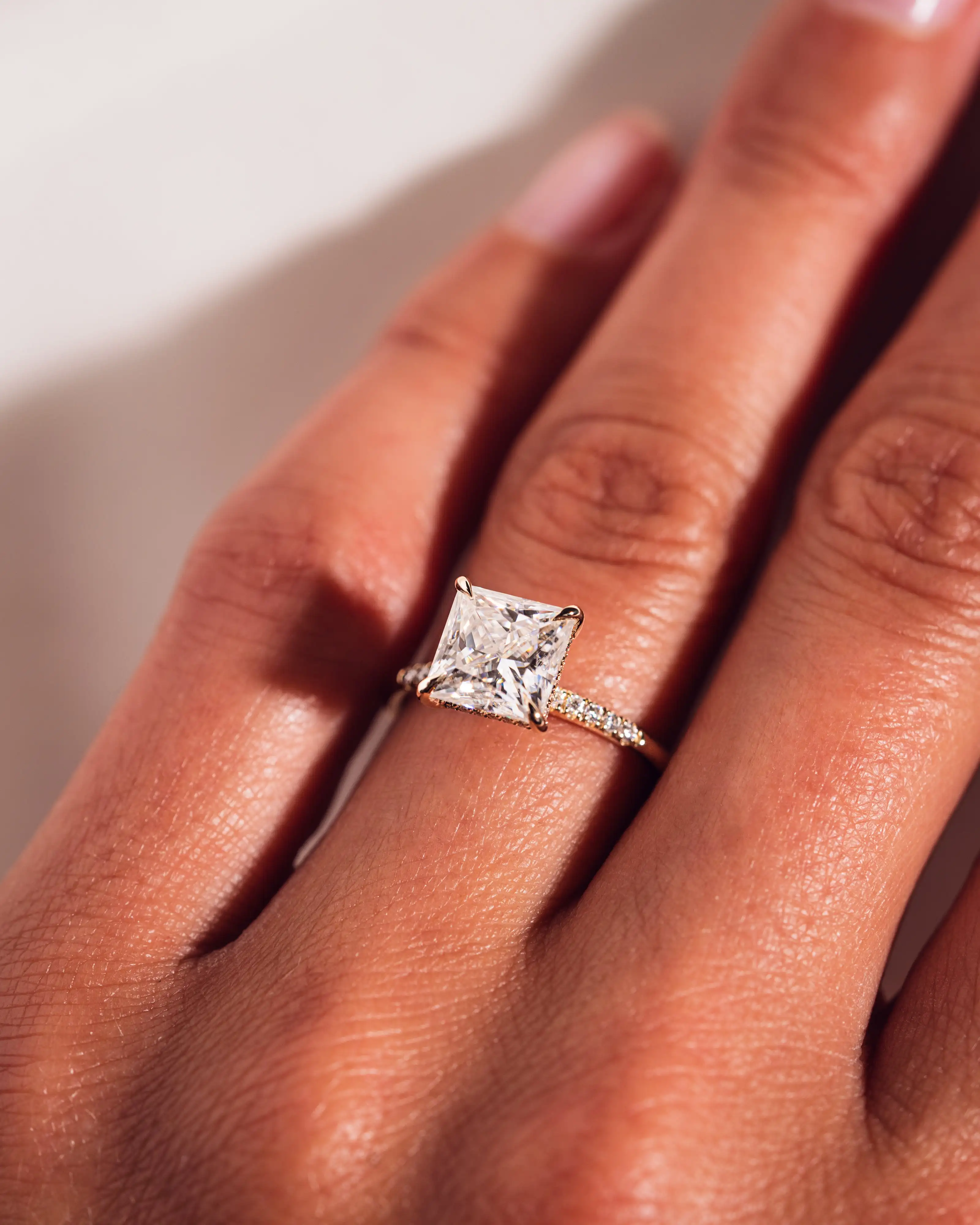 

1.80CT D VS1 Обручальное кольцо принцессы огранки из желтого золота 14 карат с бриллиантами, выращенное в лаборатории, CVD HPHT, лабораторный бриллиант с сертификатом IGI