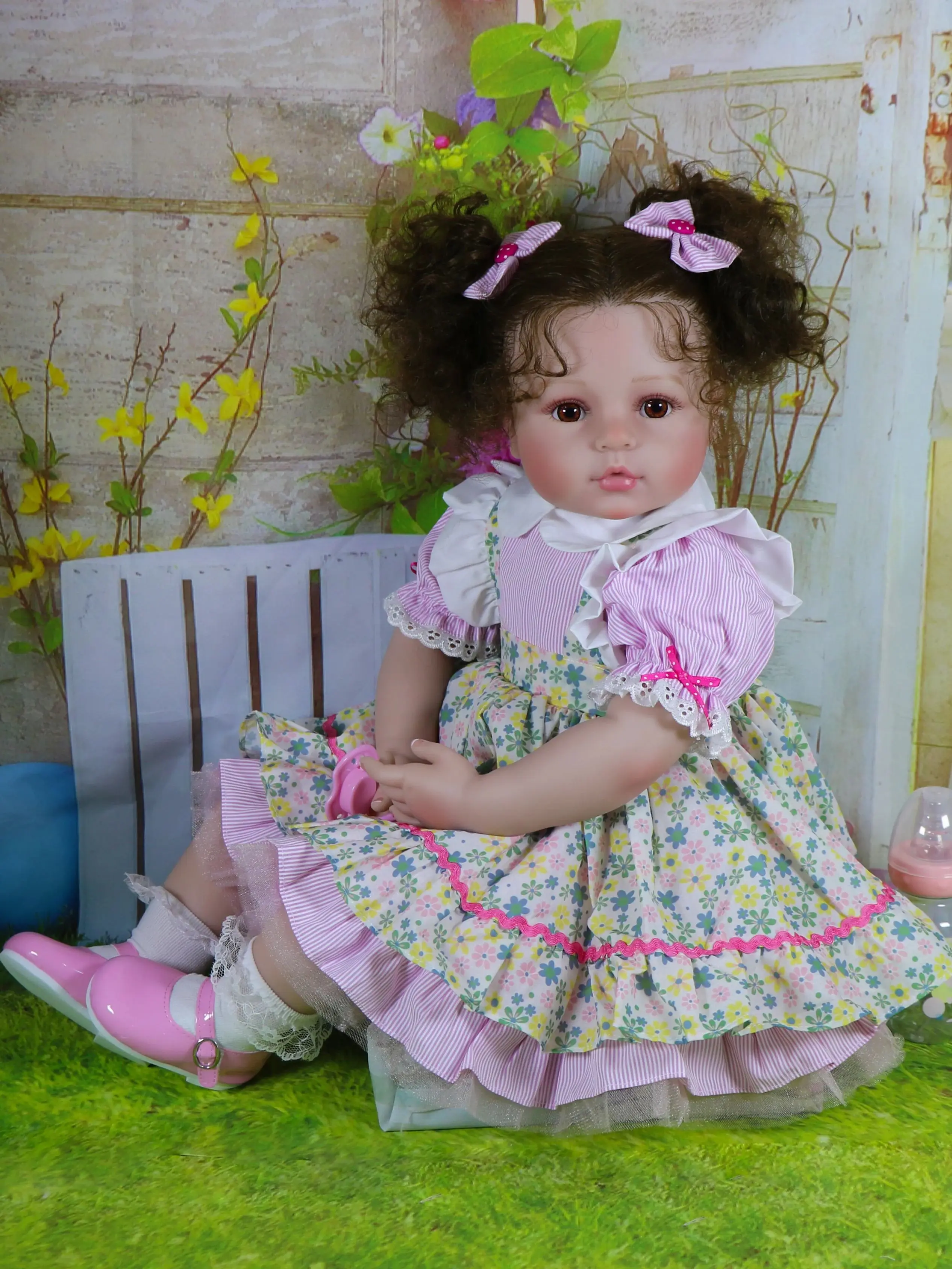 

24 inch Lovely Reborn Baby Girl Dolls Toddler Realistic Looking Life Like Baby Doll Soft Vinyl Brown Curly Hair Babies Toy