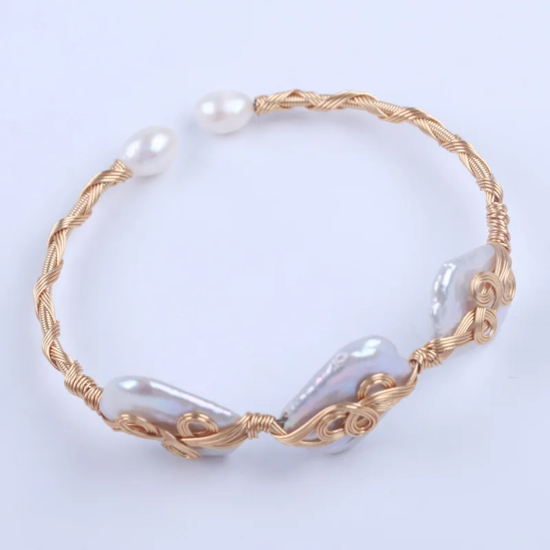 

Handmade Wire Wrapped Natural Freshwater Baroque Pearl Bracelet Niche Design
