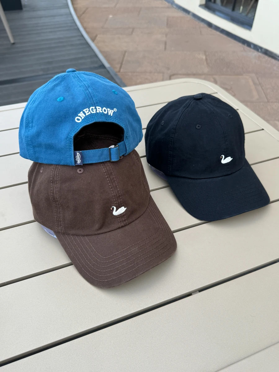 

Embroidered post-letter cap versatile face small baseball cap