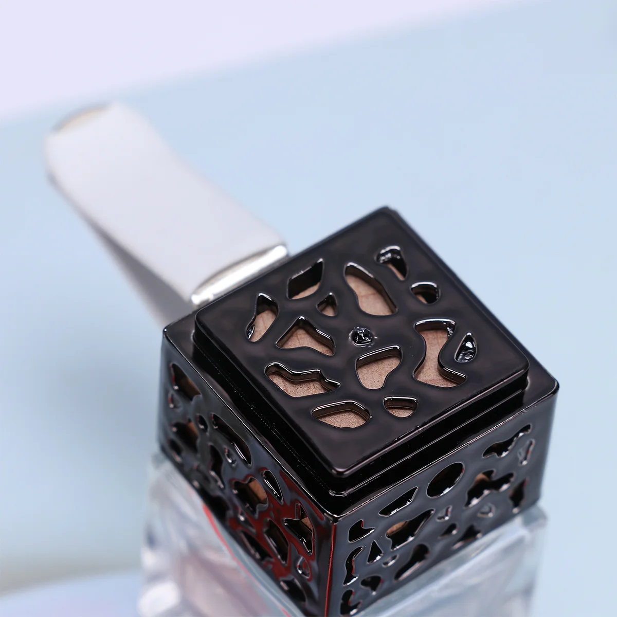 

2Pcs Car Air Vent Freshener Clip Rotatable Aroma Bottle Vent Decoration Stress Relief Car Interior Decoration Essential