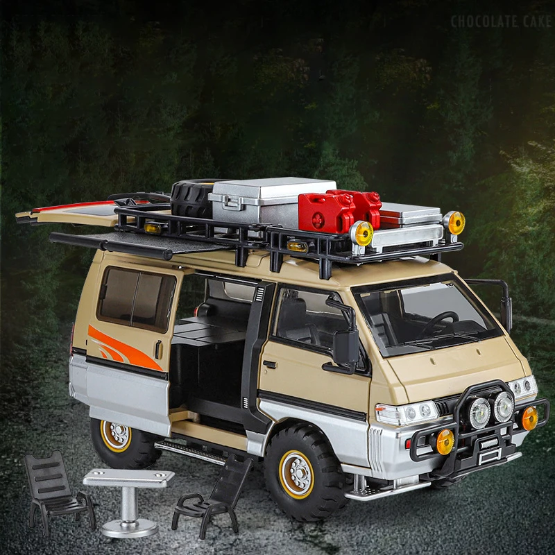 1:24 Mitsubishi Delica Mini Off Road VAN RV Alloy Car Model Sound and Light Children's Toy Collectibles Birthday gift