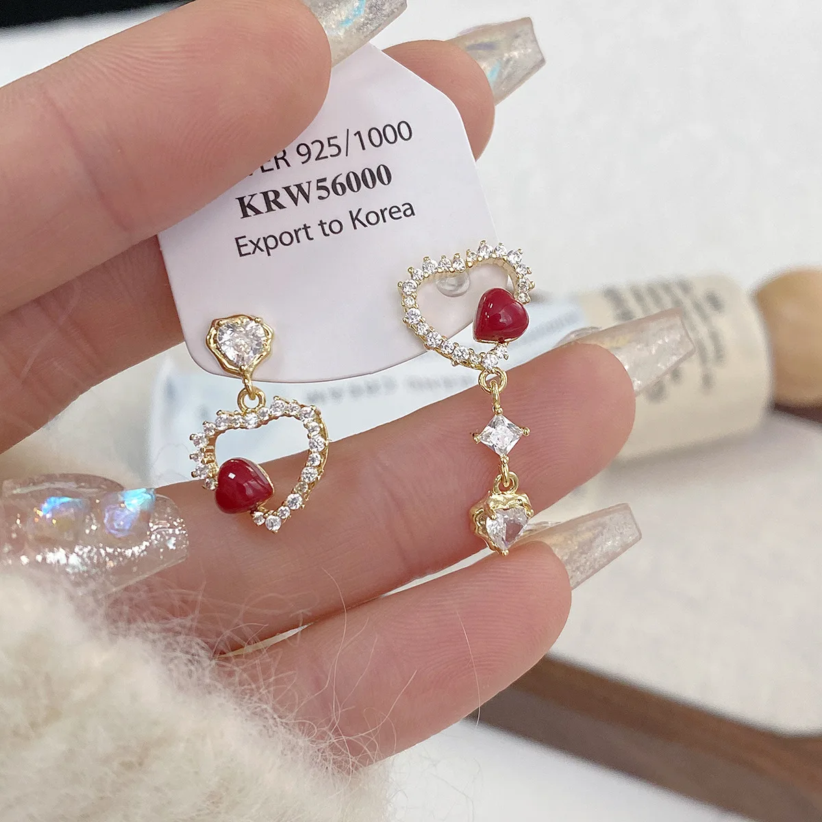 

French Light Luxury Design Love Zircon Asymmetric Hollow Oil Dripping Star High-end Earrings For Women Shine Chic Accessories