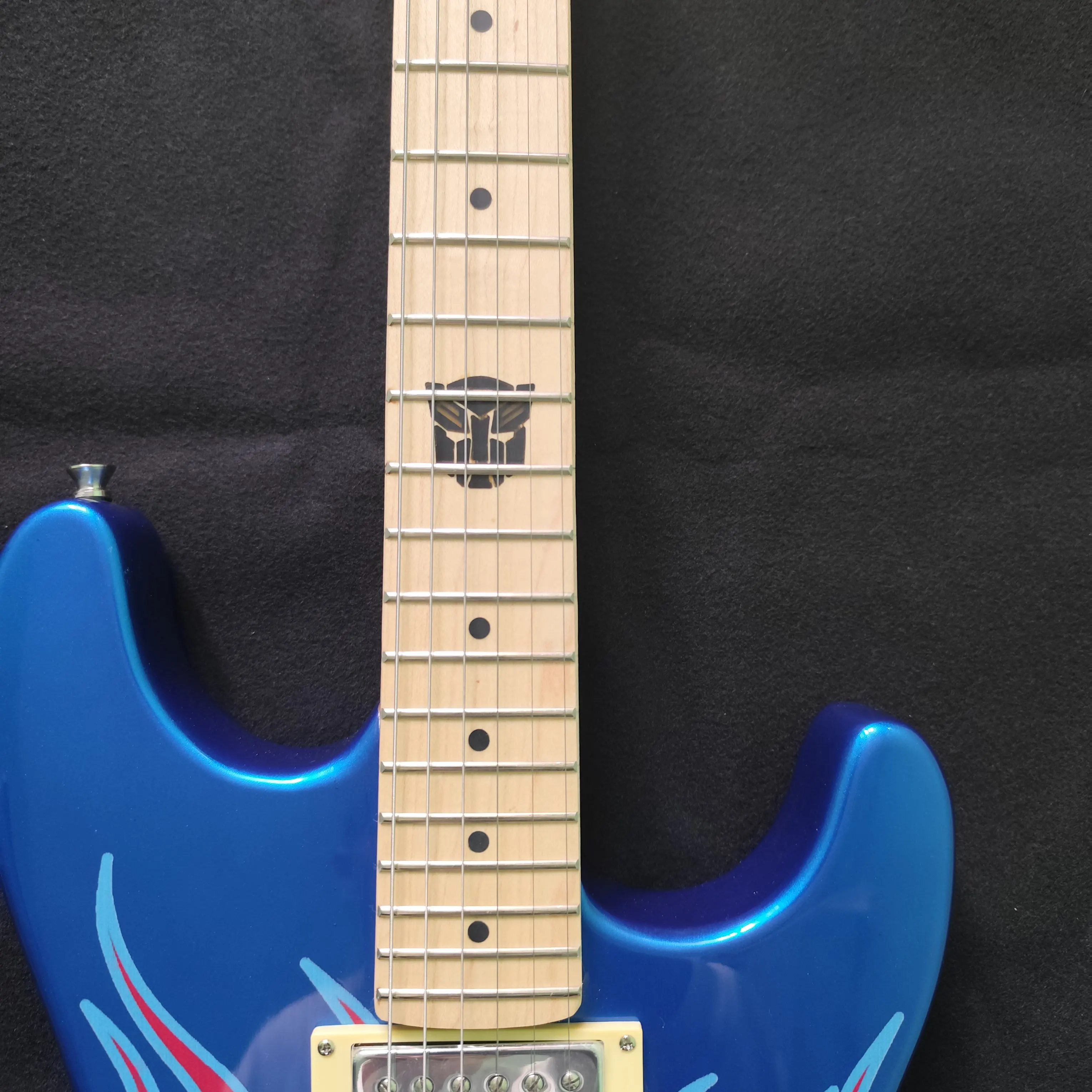 Gitara elektryczna z wzorem czerwonego płomienia Optimus Prime Style i kolorową gitarą