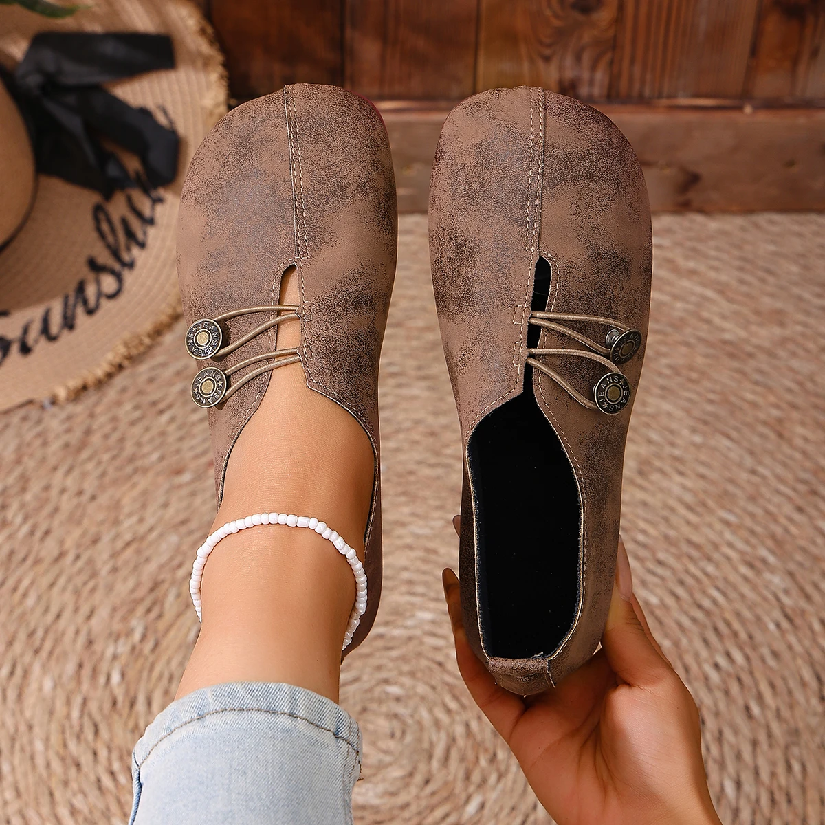 

2026 New Spring Women Flats Shoes Outdoor Autumn Fashion Round Toe Flats Shoes Casual Soft Comfortable Loafers Large Size Shoes