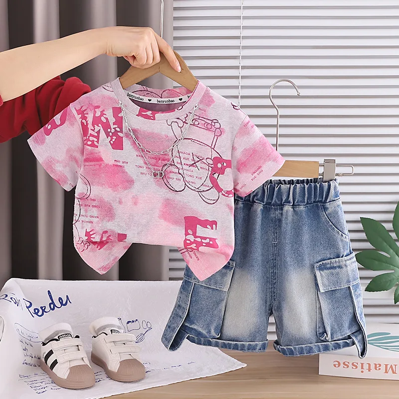 

Летний детский комплект 2026: футболка с коротким рукавом и джинсовые шорты с эффектом тай-дай для мальчиков, 2 предмета, уличный стиль, для детей 1-5 лет