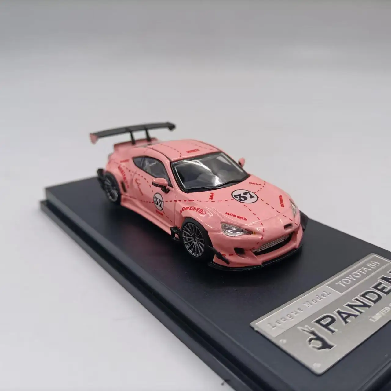 Diecast 1:64 Scale Toyota 86 Rocket Rabbit 37 Alloy Car Model Collectible Toy Gift Souvenir Display Ornament