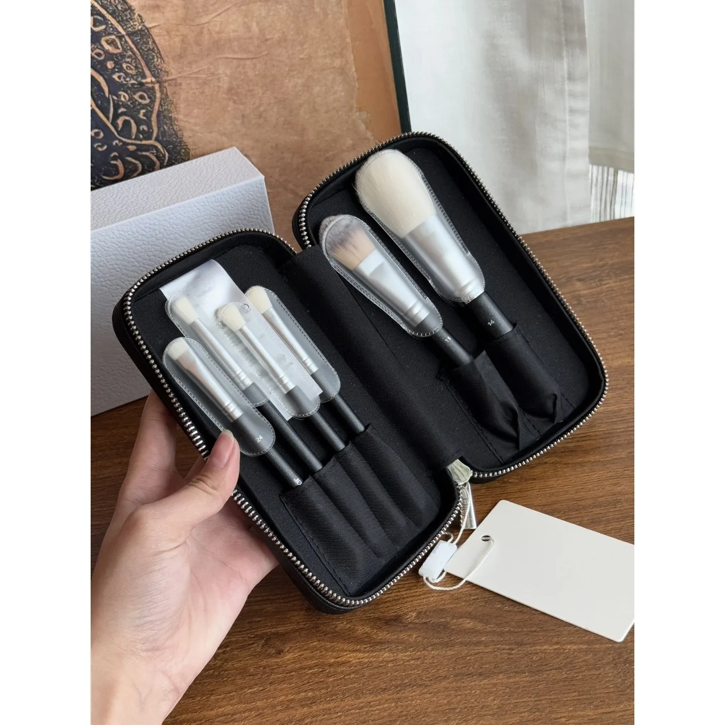 クリスマス新年ホリデーギフト高級ブランドメイクブラシセットCDスタイルファンデーションブラシブラッシュアイライナーブラシアイシャドウブラシ