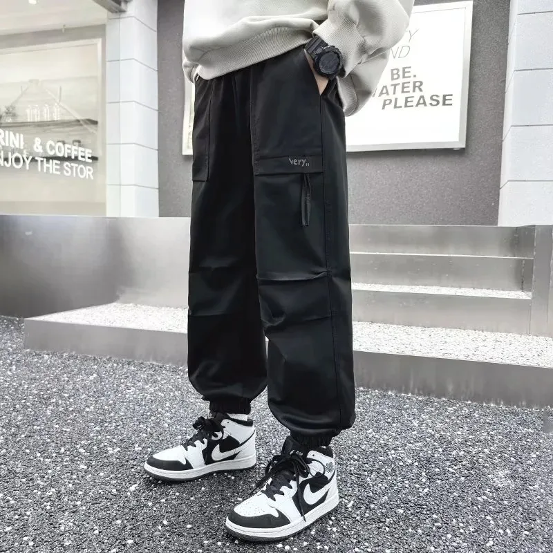 4-14 Jahre Jungen Casual Latzhose UNITIM Herbst Kinder Jungen Cargo-Hose Lose Elastische Taille Junior Jungen Hose mit Schriftzug Kinder Jungen Hose – Detail 18