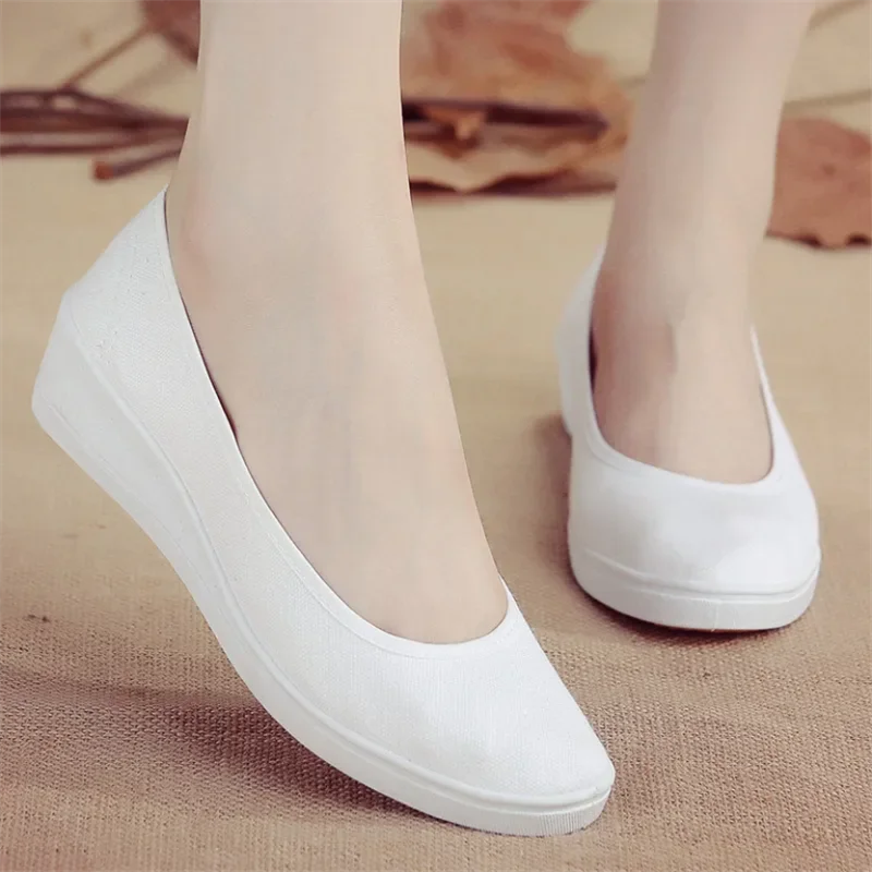 White Shoes for Women Cloth Nurse Shoes Slope Beauty Salon Workers\' Comfortable Flat Cotton Light Mouthed Solid Color Shoes