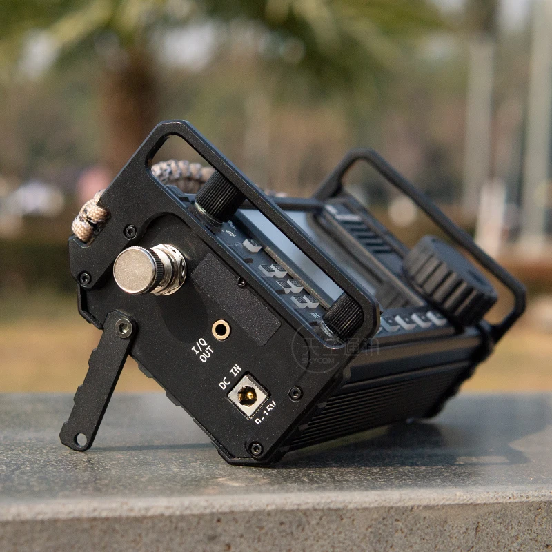 Staffa di protezione esterna per impugnatura laterale CNC Nvarcher per radio ad onde corte XIEGU X6100