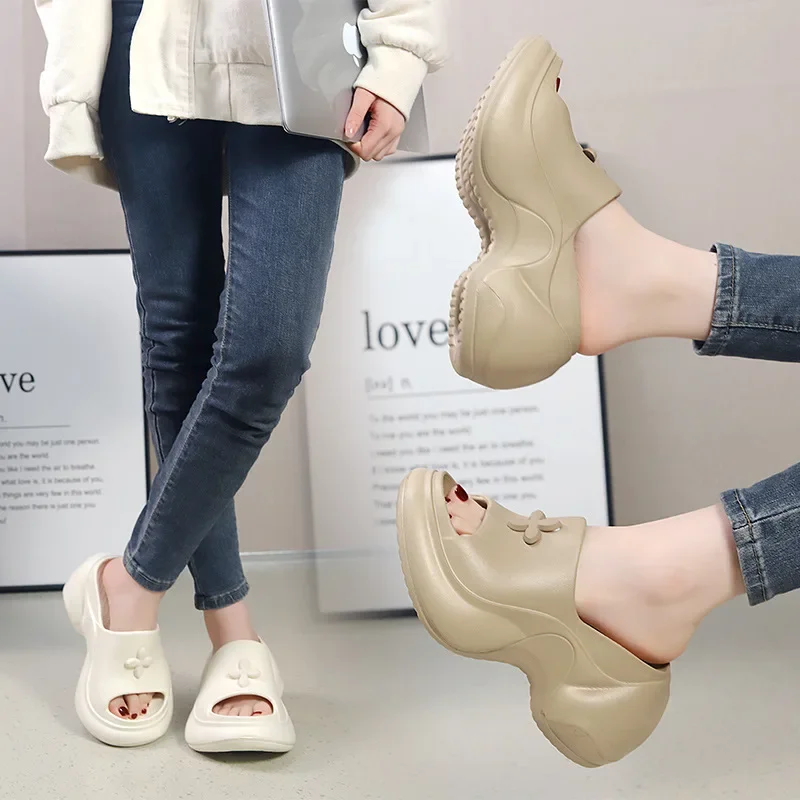 Descubre el Calzado de Moda Y2K: Sandalias de Tacón Alto SMFK SL002B1/W1/F1 con Estilo Zhang Jia Ning