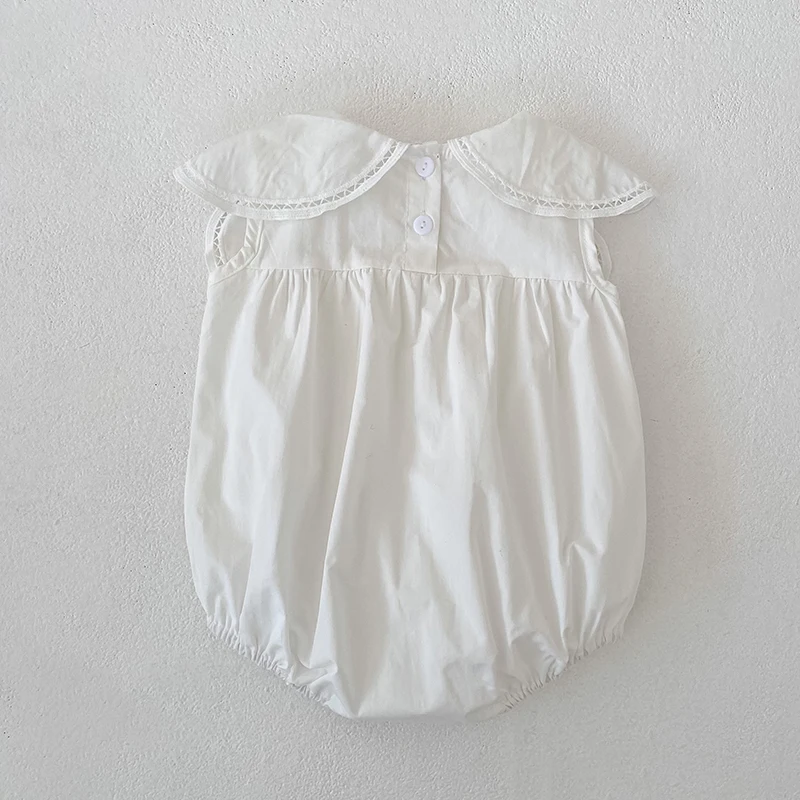 0-24M Baumwolle Sommer Baby Mädchen Kleidung Neugeborenes Baby Mädchen Strampler Ärmelloser Blütenblatt-Kragen Overall – Detail 4
