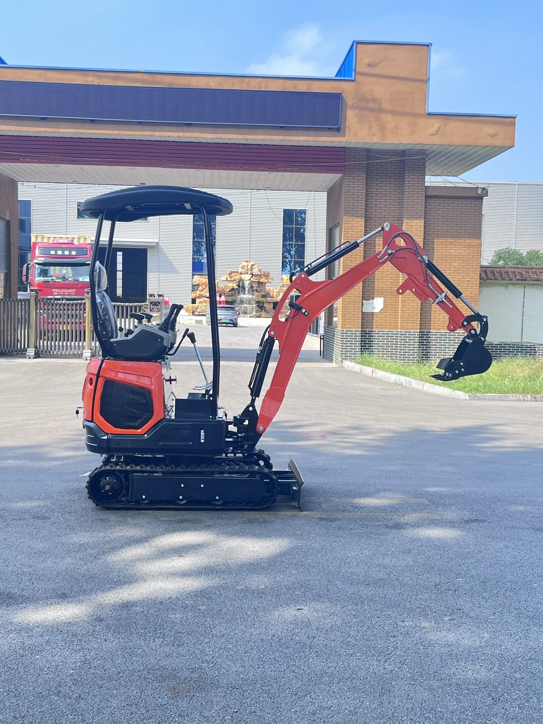 

1.8 Ton Hydraulic Grapple Excavator Mini Excavator for Trade Free Shipping Heavy-Duty Construction Equipment