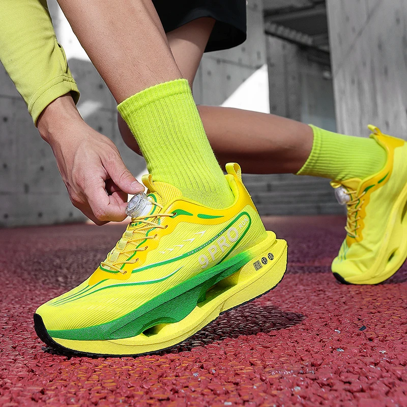 

New Unisex Running Shoes Comfortable Lighweight Soft Soled Professional Competition Training Sneakers Men Outdoor Sports Shoes