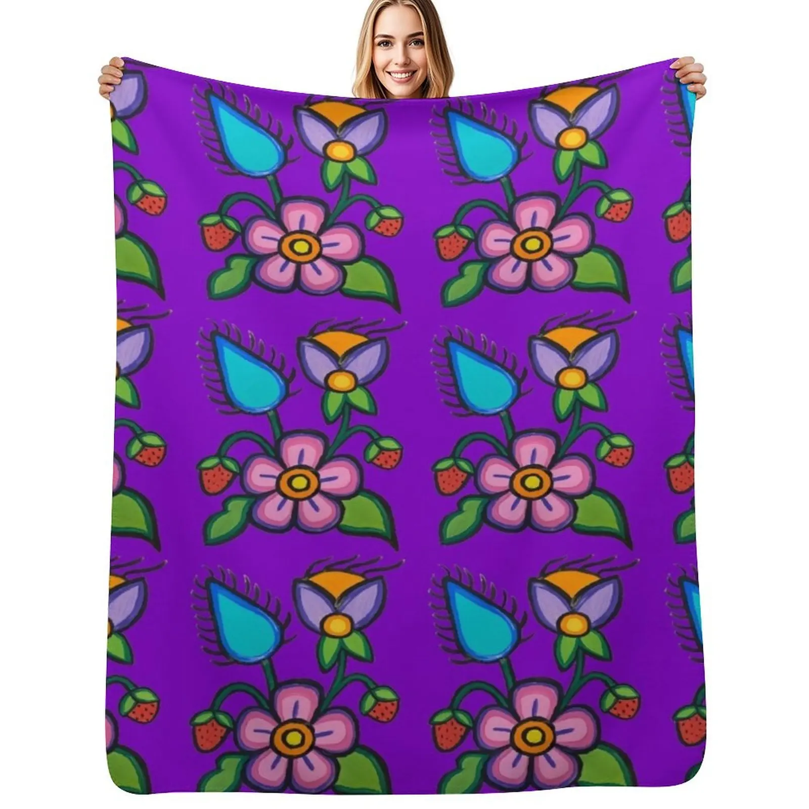 Manta de Franela con Diseño de Flor de Fresa sobre Fondo Morado, Suave y Cálida, Sin Bolitas, para Cama
