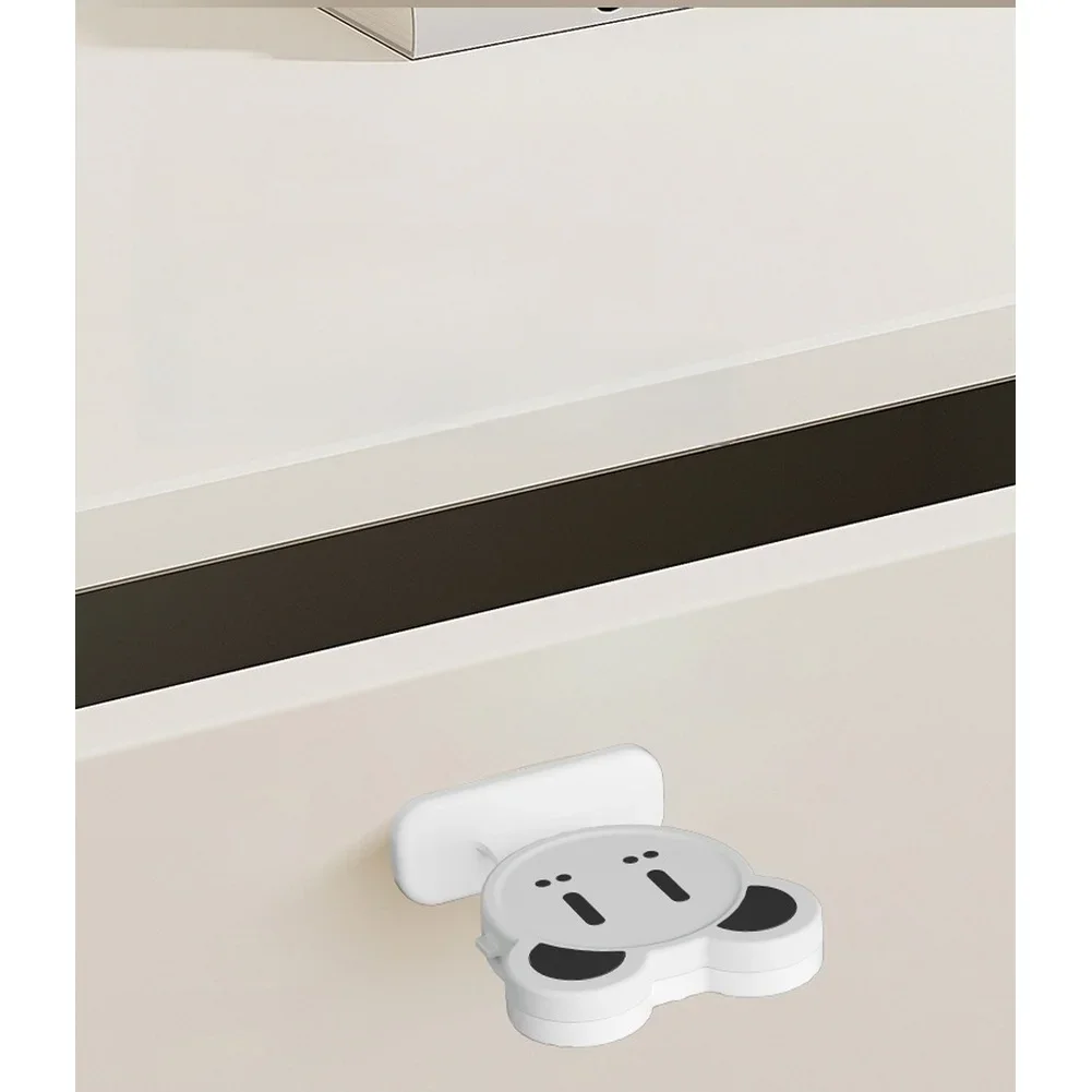 Touch-Free Cartoon Toilet Lid Opener With Integrated Fragrance Holder For Clean And Pleasant Bathroom Environment