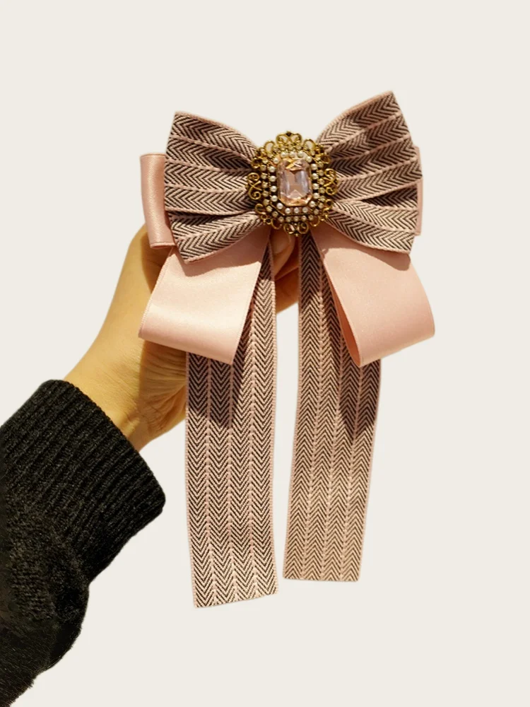 

High-End Pink Bow Tie for Women, Vintage Ribbon Tie, Shirt and Suit Pin, Workplace Jk Dual-Use Accessory (Suitable for Events Such as World Cup, Music Festivals, Independence Day)