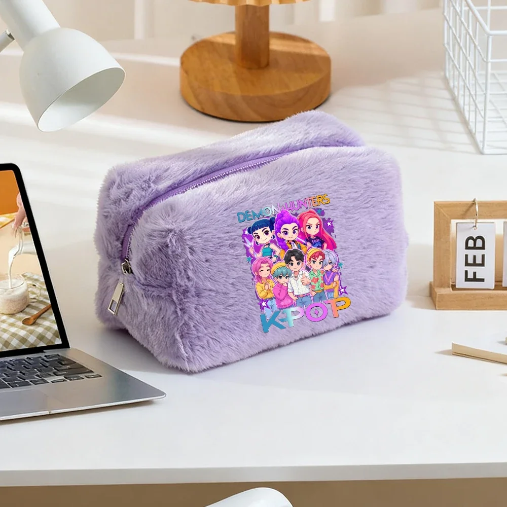 Kosmetyczka Dziewczęca Demon Hunter Pluszowa Miękka Urocza z Nadrukiem Anime Kobieta Y2K Kawaii Przenośna dla Dzieci na Klucze Monety Przybory Toaletowe w Etui Kosmetycznym