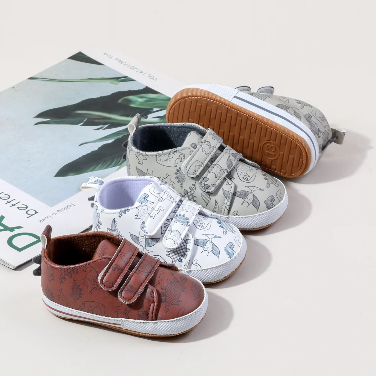 

Spring and Autumn Baby Unisex Comfortable Soft soled Sneakers 0-18 Months Baby Boy's And Girl's Sneakers Fashion Design TPR Sole