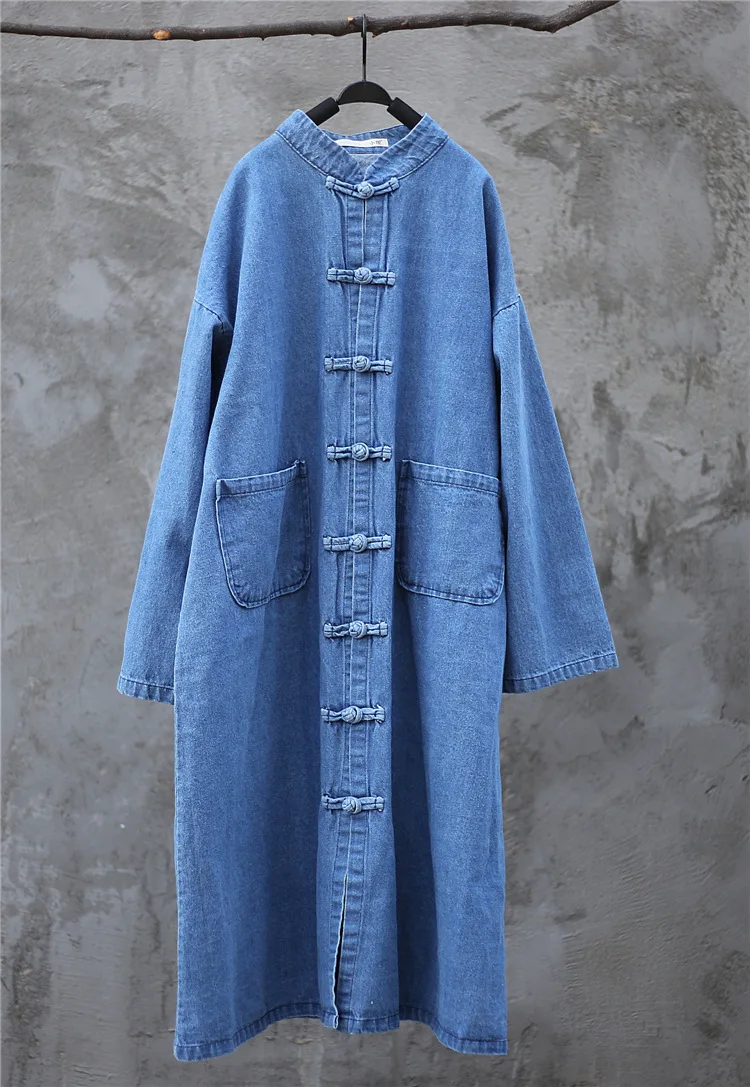 2025 Retro estilo chino Rana botón Zen largo suelto Denim gabardina bata Zen china