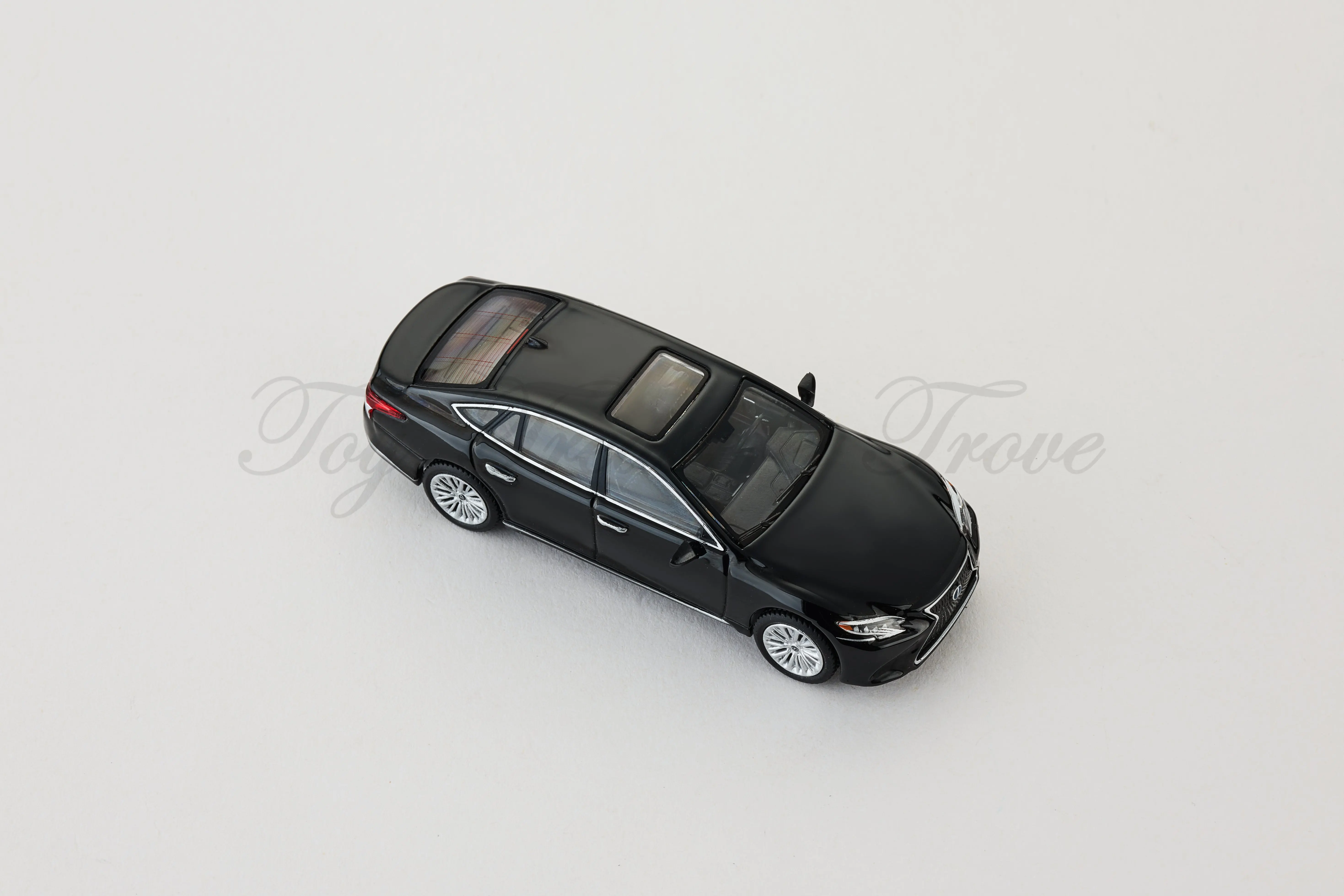 [EN STOCK] MASSDI 1:64 Lexus LS500h ultime alliage noir Miniature moulé sous pression modèle de voiture jouets personnalisés enfants