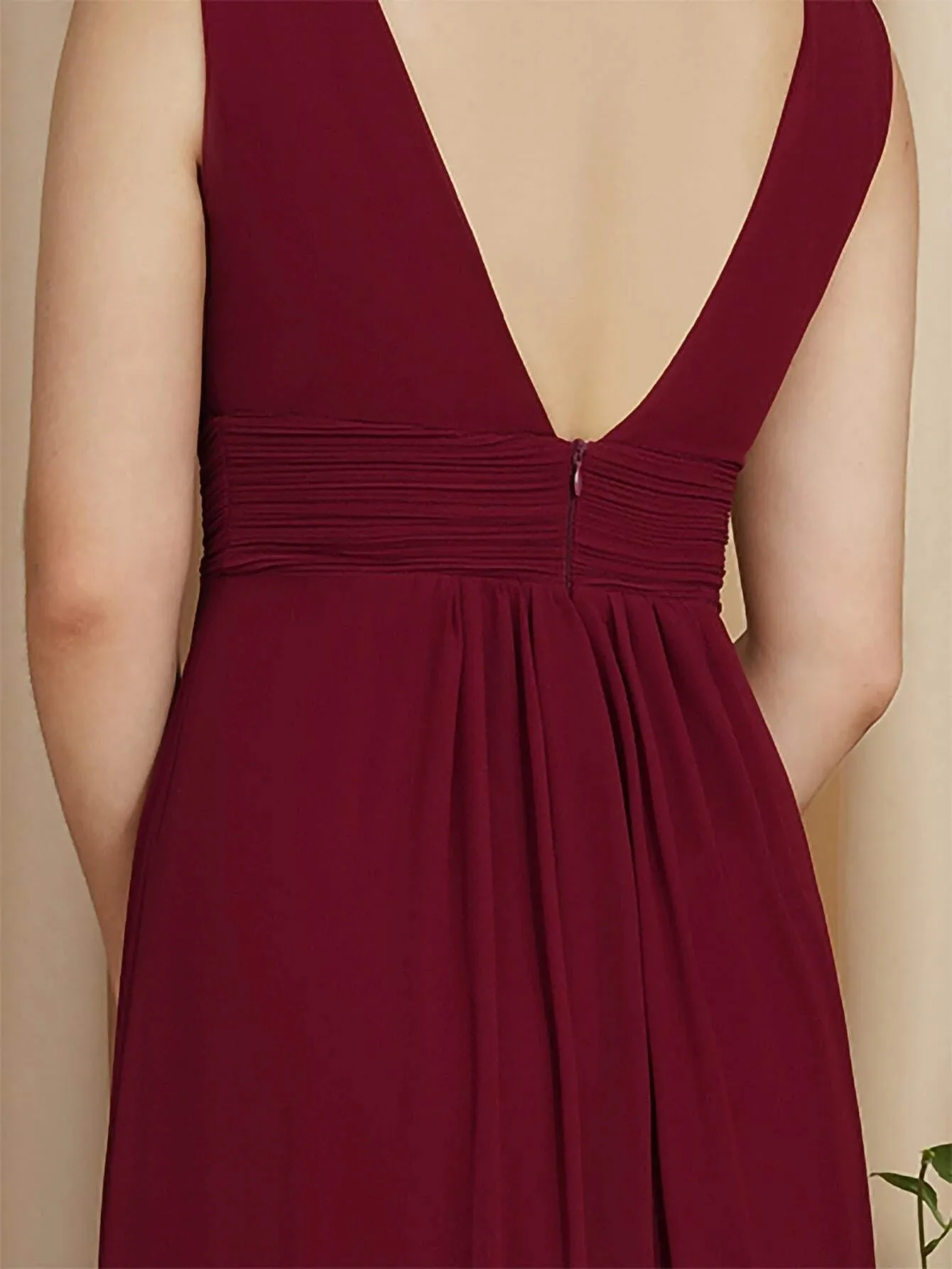 BABYONLINE Bridesmaid Dress Pleated Front Bodice Combined with Illusion V-neckline A-Line Chiffon Flowy Skirt Wedding Guest Gown