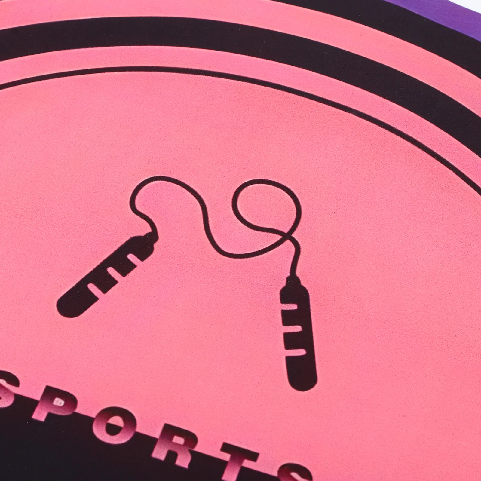 

Тихий коврик для прыжков для домашнего использования: мягкий, но прочный тренировочный мат, идеально подходит для прыжков с веревкой, йоги и фитнес-тренировок, портативный, звукоизолирующий.