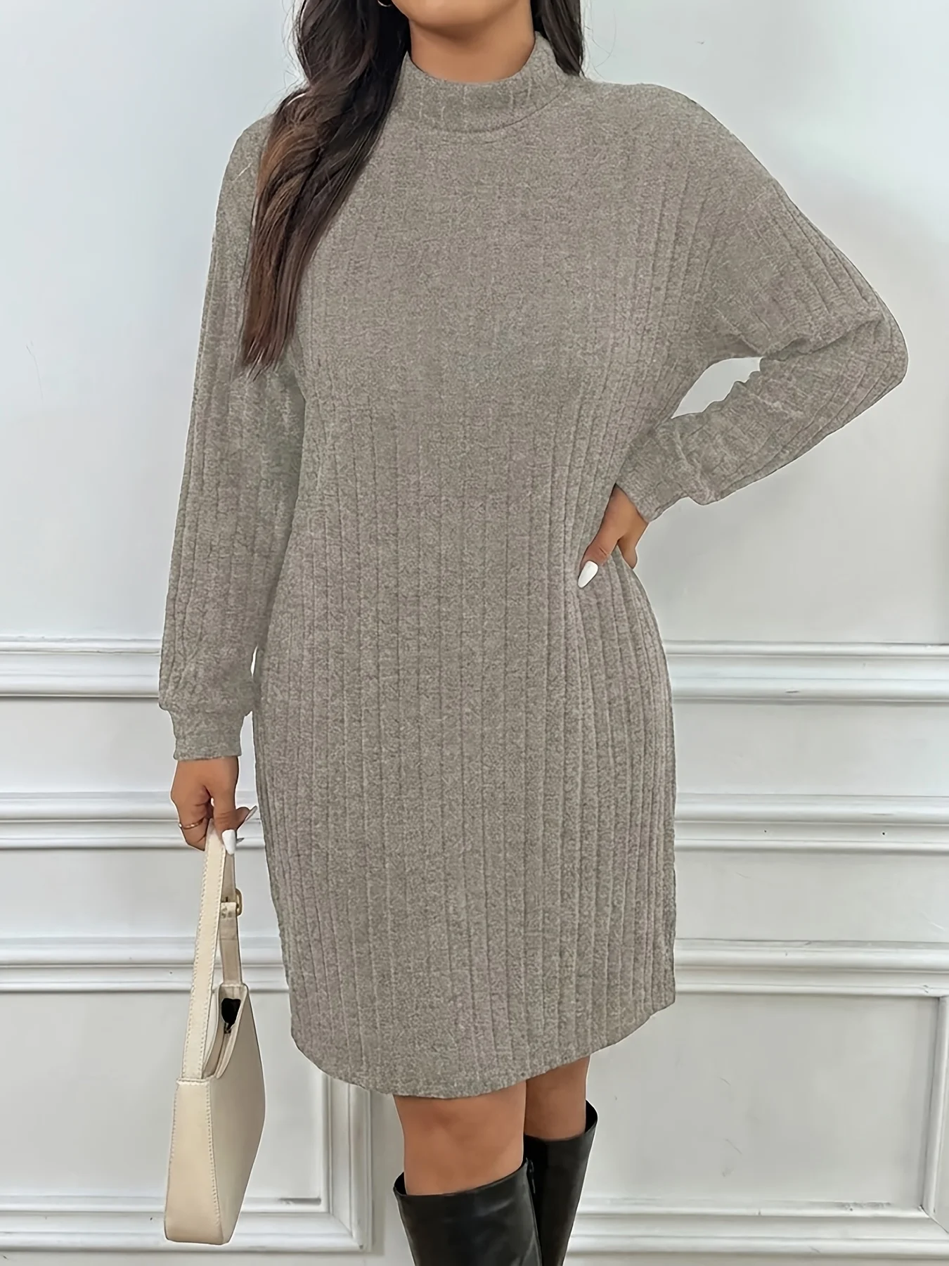 Gemütliches Plus-Size-Damenkleid mit geripptem Rollkragen für mühelosen Stil – Detail 10