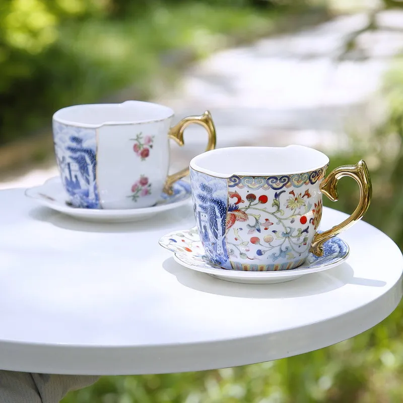 Exquisite retro light luxury gold coffee cup and saucer Chinese and Western blue and white ceramic cup