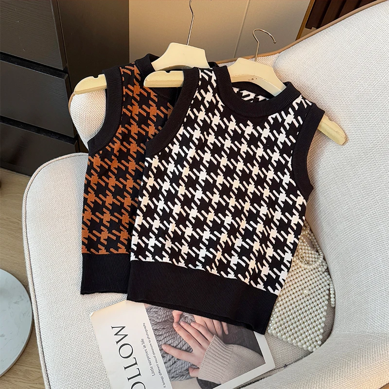 Thousand Birds Grid Stacked Wearing Knitted Vest Women's Autumn 2025 Niche Slim Short Vest Top