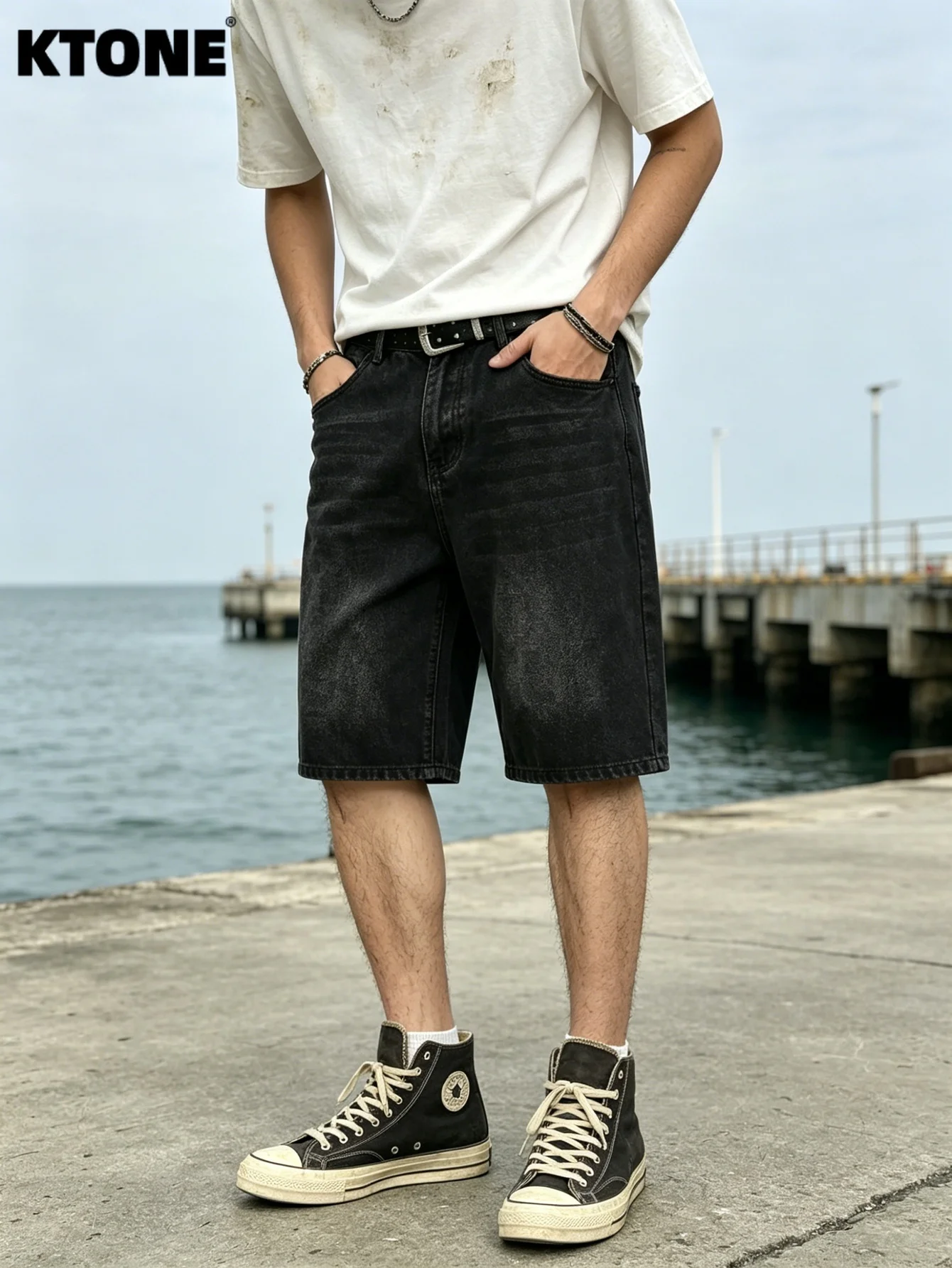 

Non‑Stretch Loose Denim Shorts Men Vintage Casual Urban Streetwear Shorts No accessories or belts included