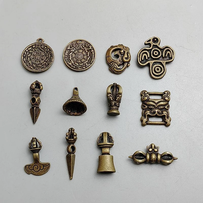 Vintage Tibetan-style brass nine-palace amulet pendant, vajra scepter, machete accessory, mini vajra bird decorative item, small