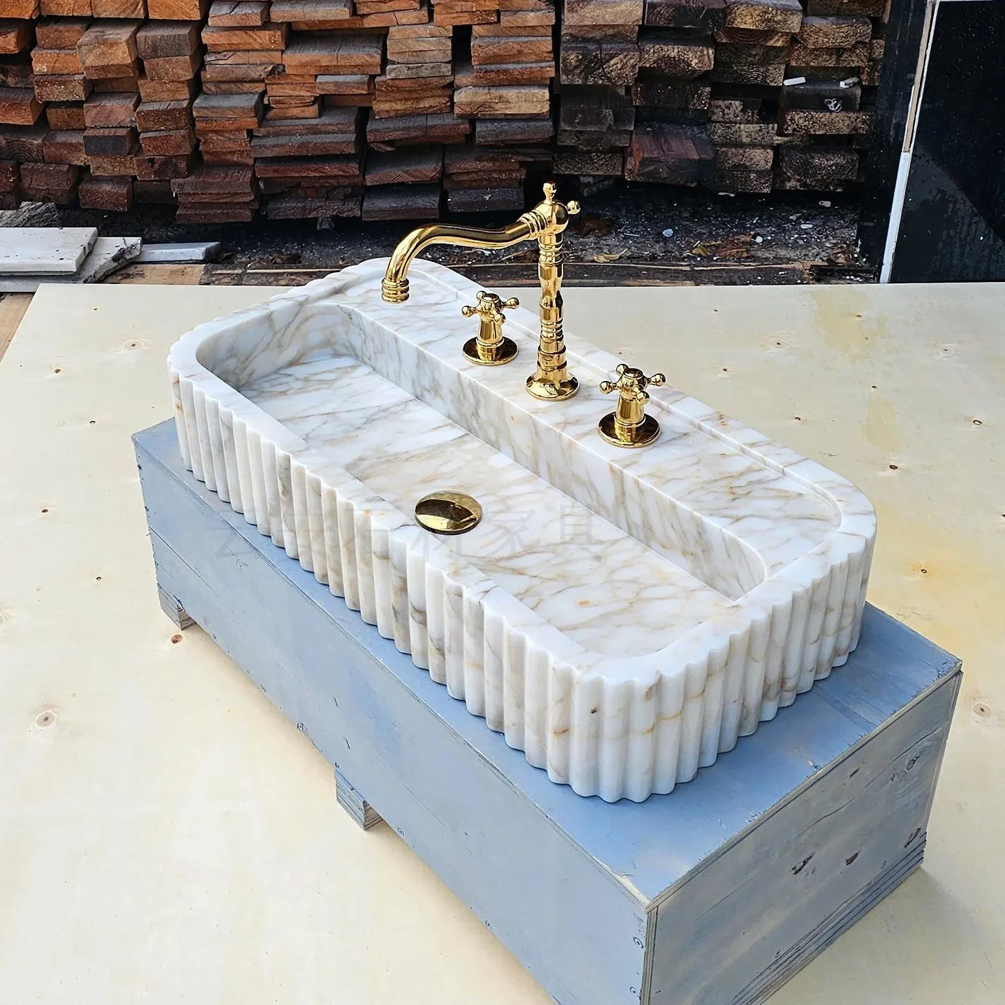 Eco-friendly Bathroom  Hotel Use Customizable Modern Nordic Light Luxury High-End Natural Marble Wall Mount Polished Finish