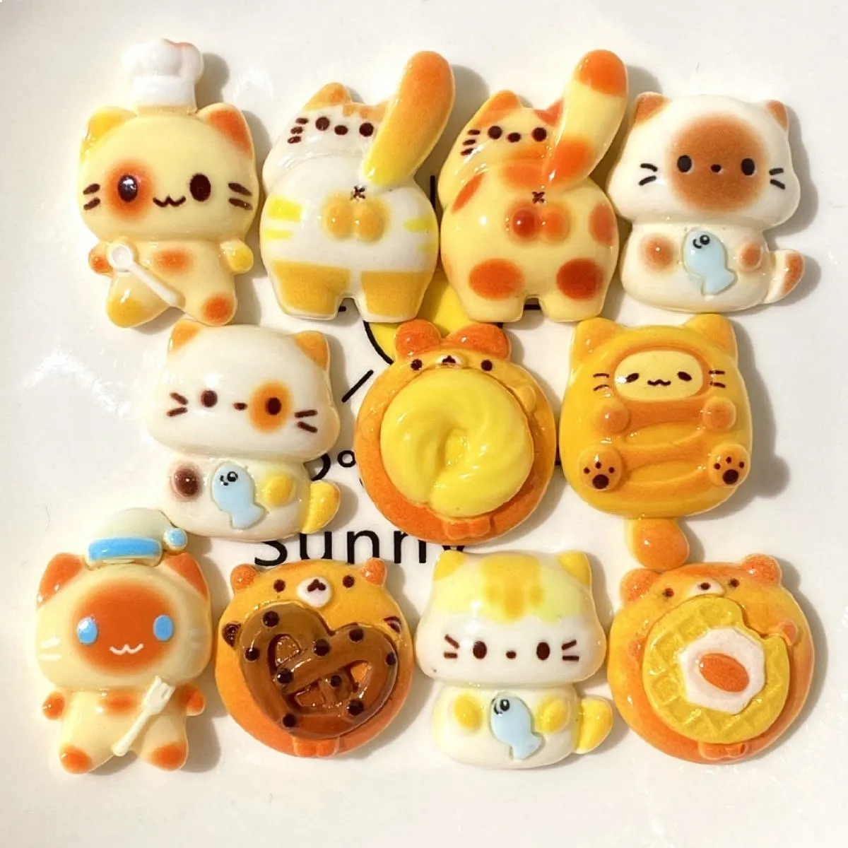 

100pcs Kawaii Animal Cat Resin Flatback Cabochon DIY Accessories for Phone Case Hairpin Keychain Earrings Scrapbook Decor