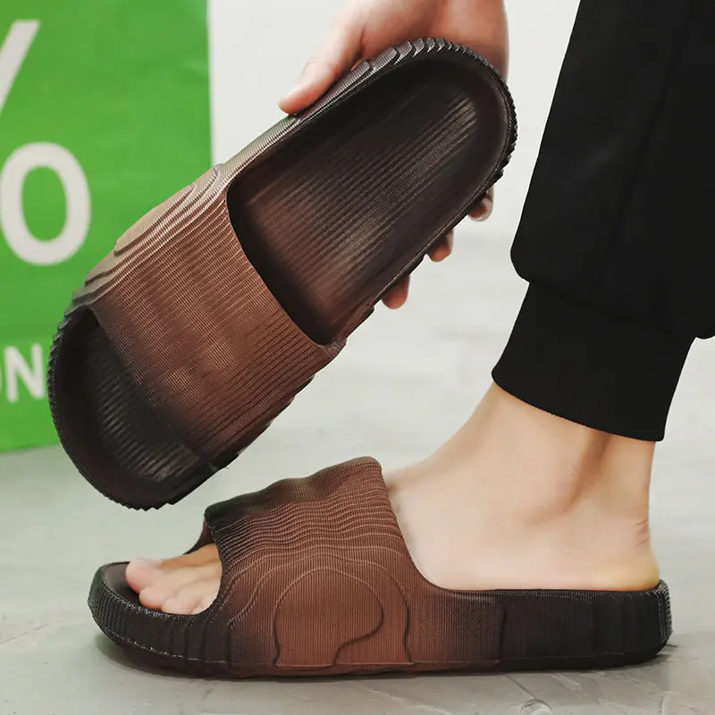 

Нескользящие мужские тапочки градиентного цвета, уличная обувь в стиле 2025, низкая цена, модные повседневные сандалии высокого качества, мужские сандалии