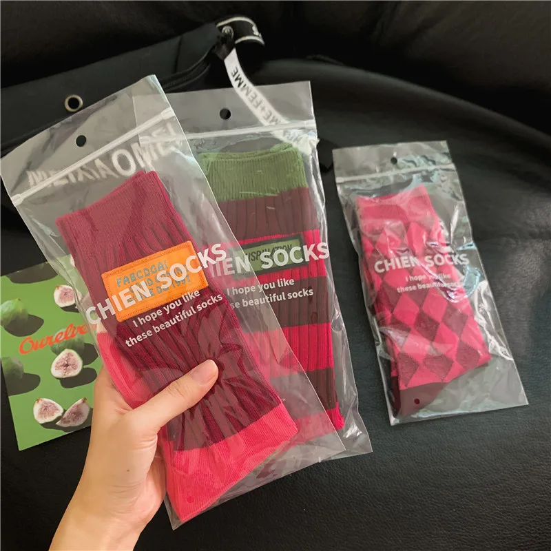 Women Side Label Mid Tube Cotton Socks Fashionable Checkered Print Street Style Sweat Absorbing Breathable Casual Sock