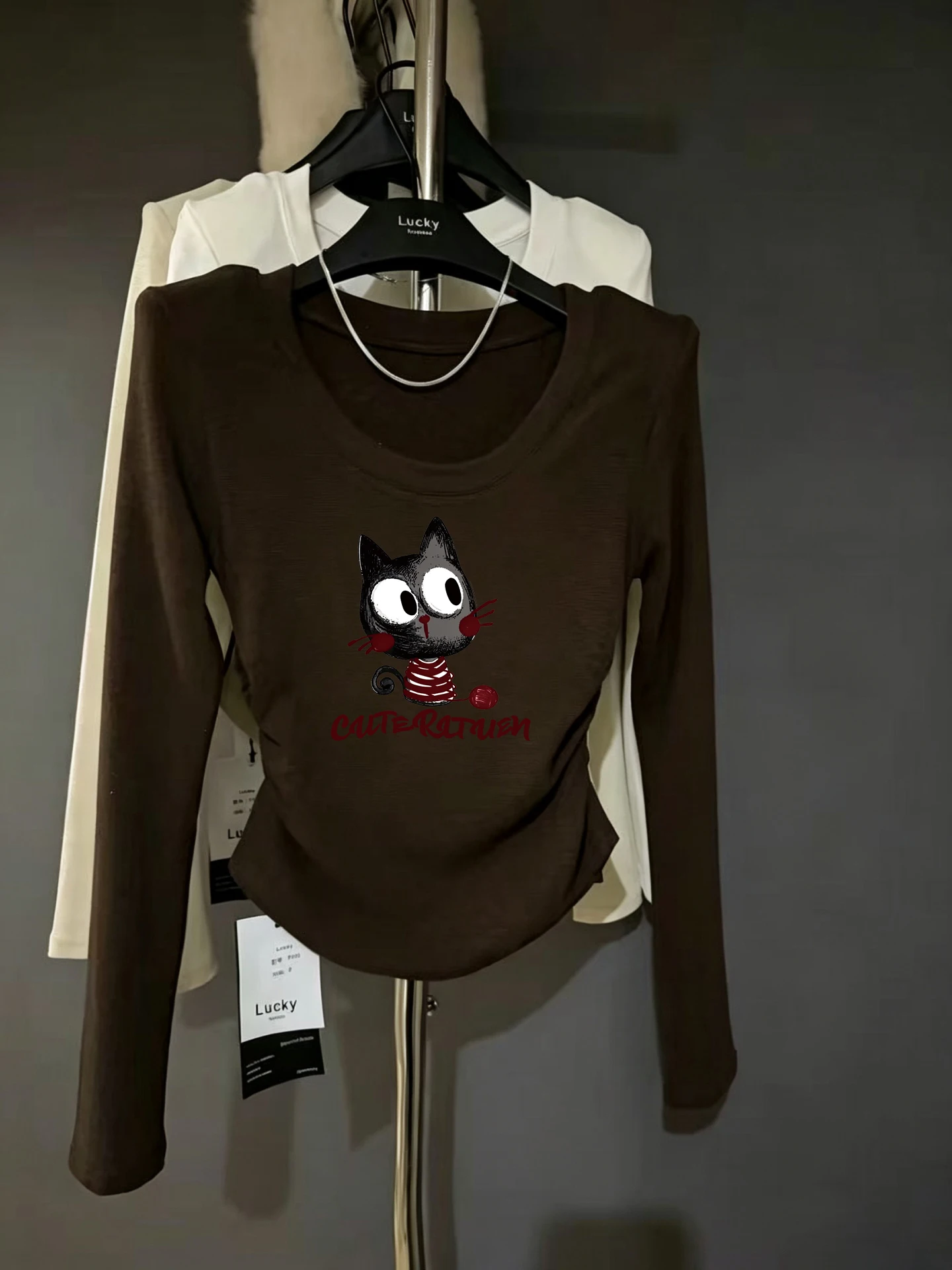 Fall 2026 Women's Slim Fit Long Sleeve T-Shirt Korean Style Commute Fashion Cartoon Print Shoulder Width Regular Length