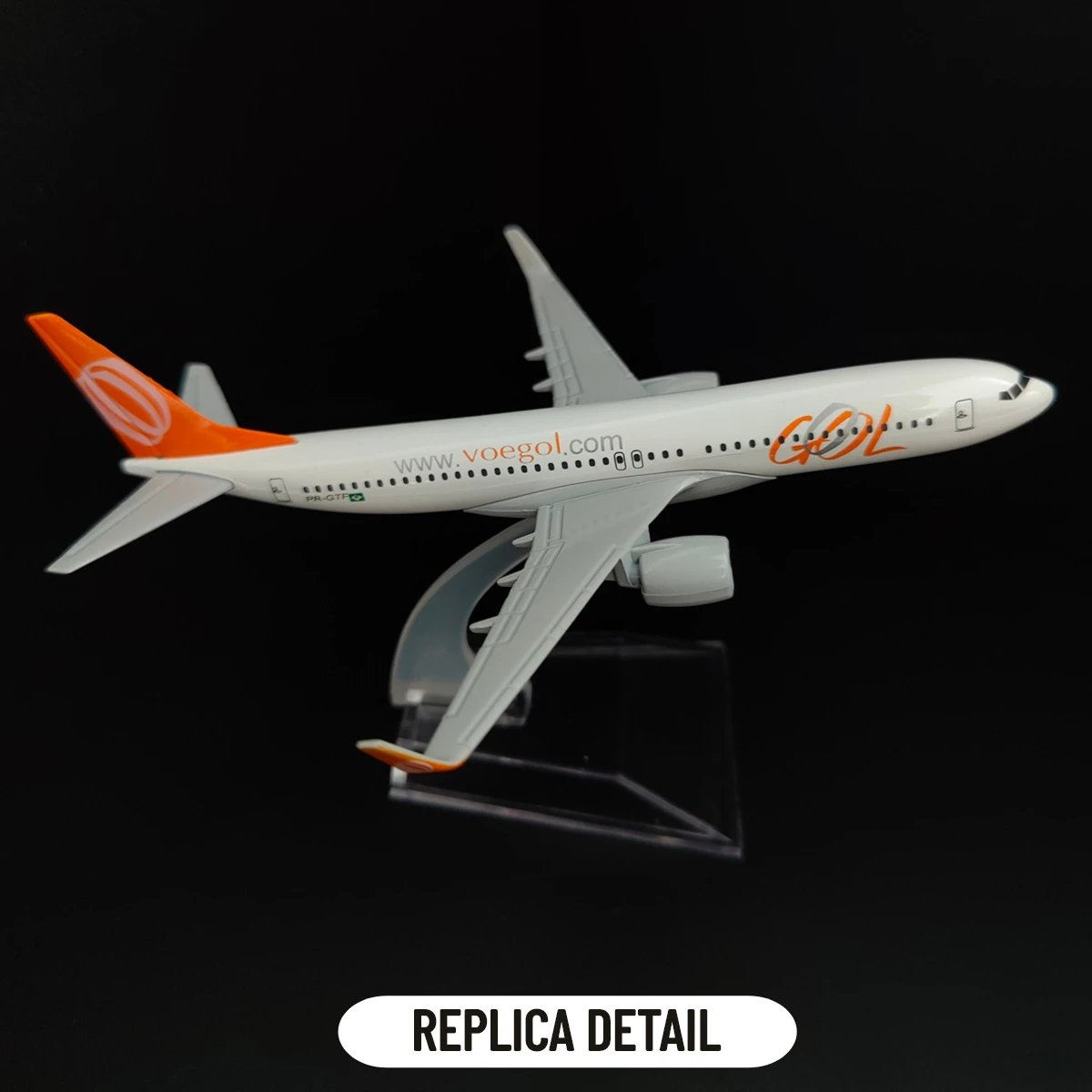 Scale 1:400 Metal Aircraft Model, Brazil GOL Airlines B737 Diecast 15cm Aviation Collectible Miniature Ornament Souvenir Toys