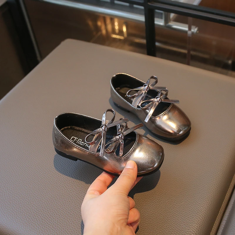 

Весенняя танцевальная обувь для девочек с милым бантиком, детская обувь на нескользящей мягкой подошве, детская кожаная обувь