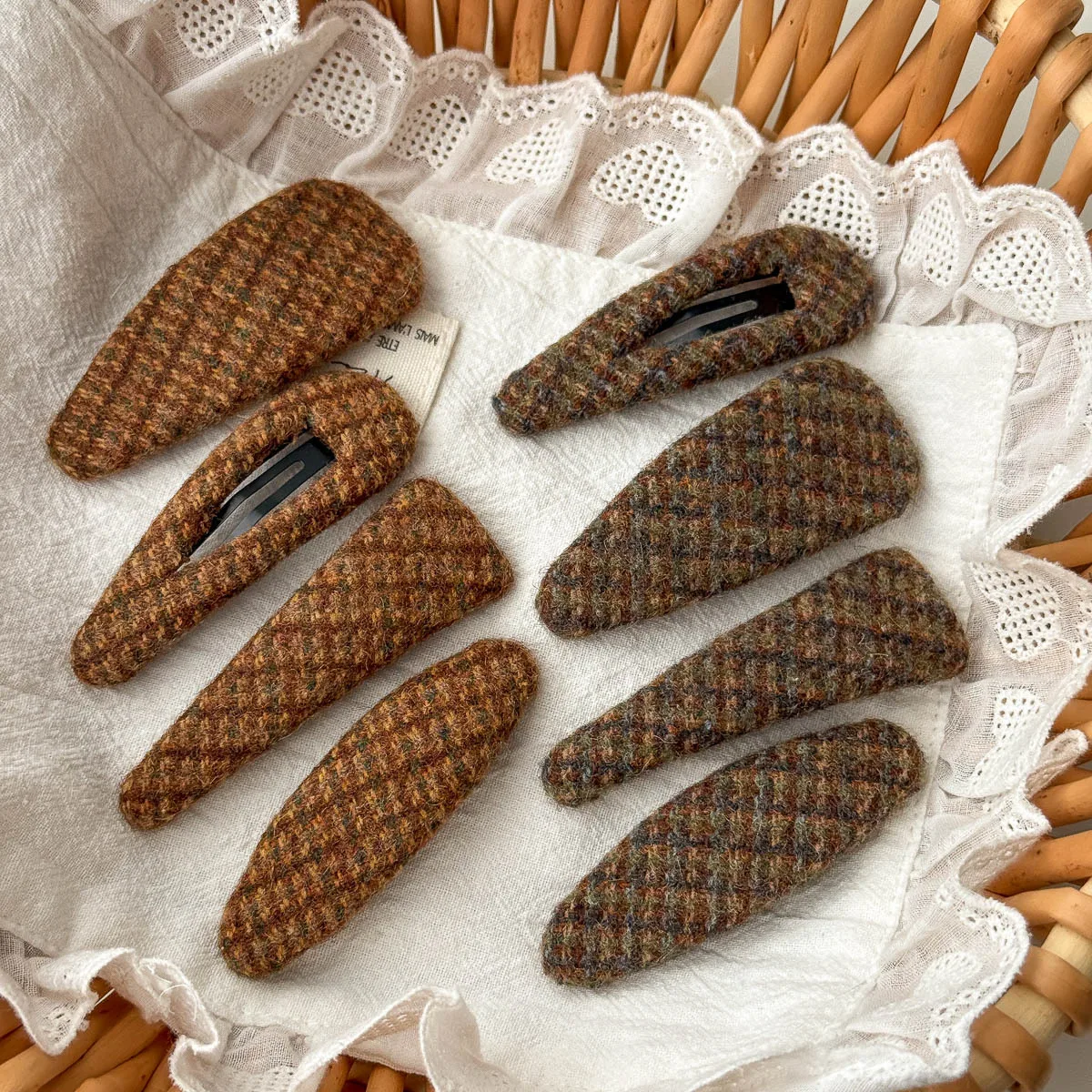 Hair Clips Retro Autumn Knitted Plaid Geometric Pattern Premium Soft Yarn Girls Hair Accessories for Back Head and Side Broken
