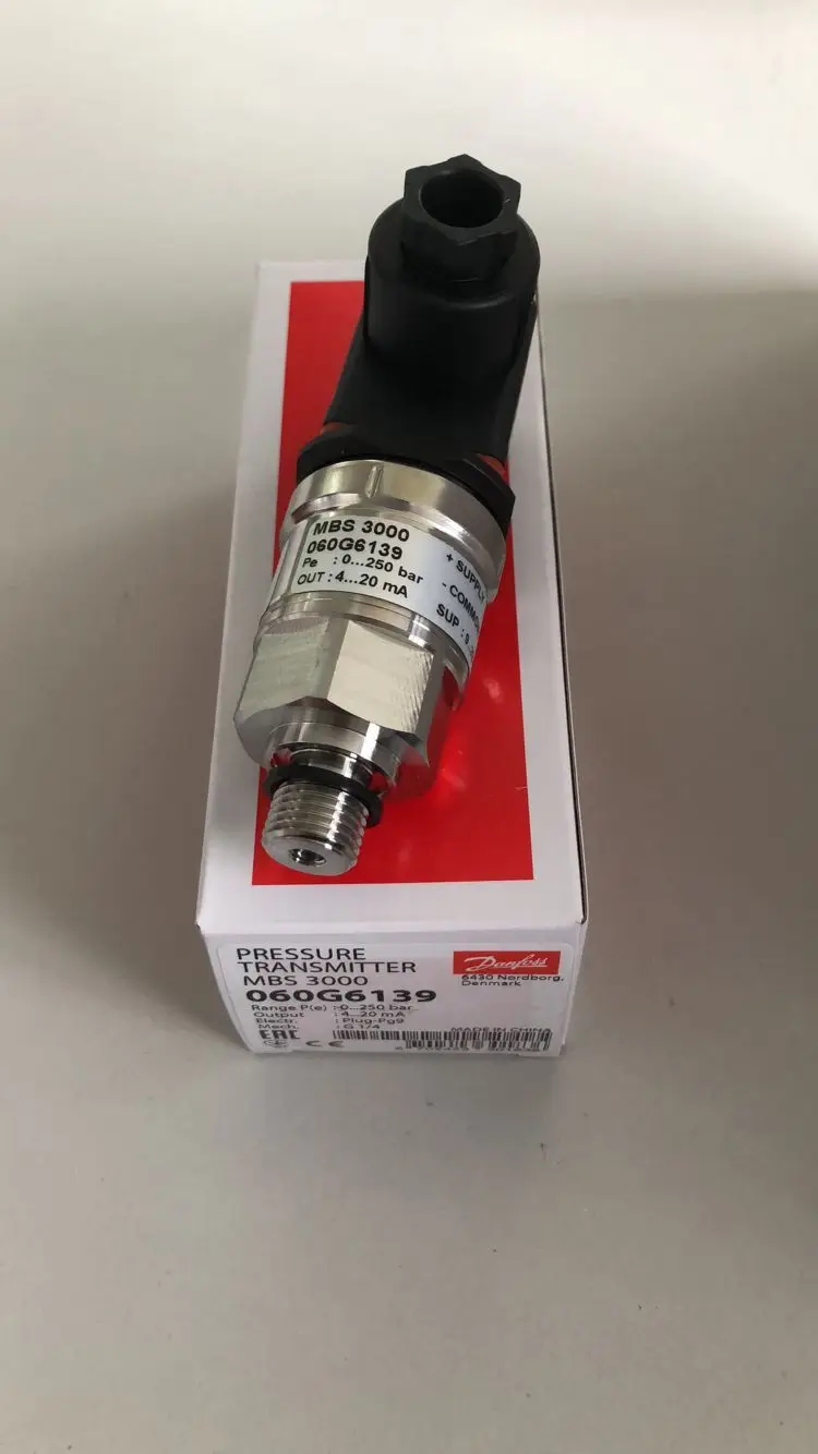 Ffree shipping MBS3000 060G6139 engine oil pressure sensor Danfoss constant pressure water supply transmitter (original)