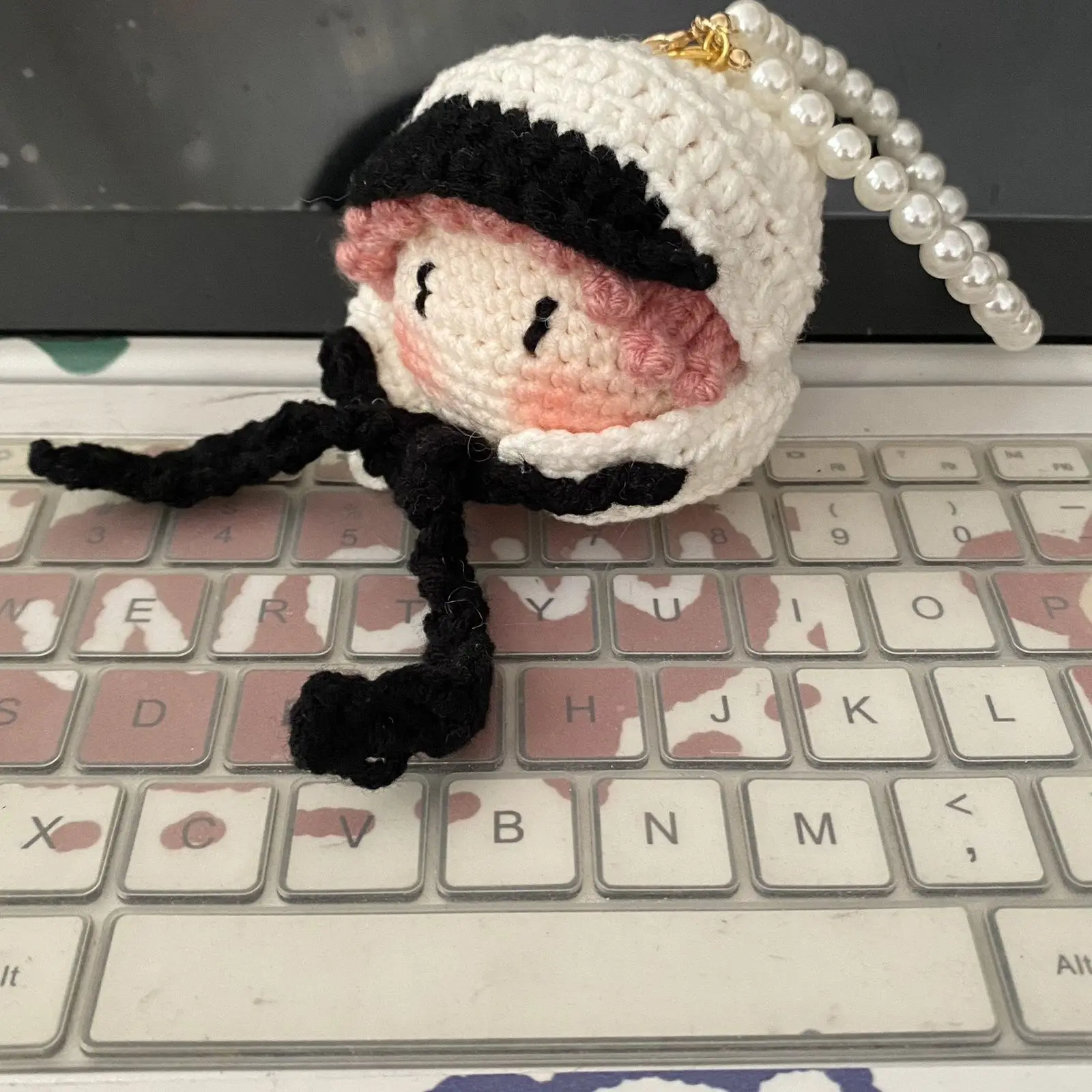 Hook Weaving Quan Zhilong GD, Cute Handmade Doll Keychain Gift Material Finished Pendant