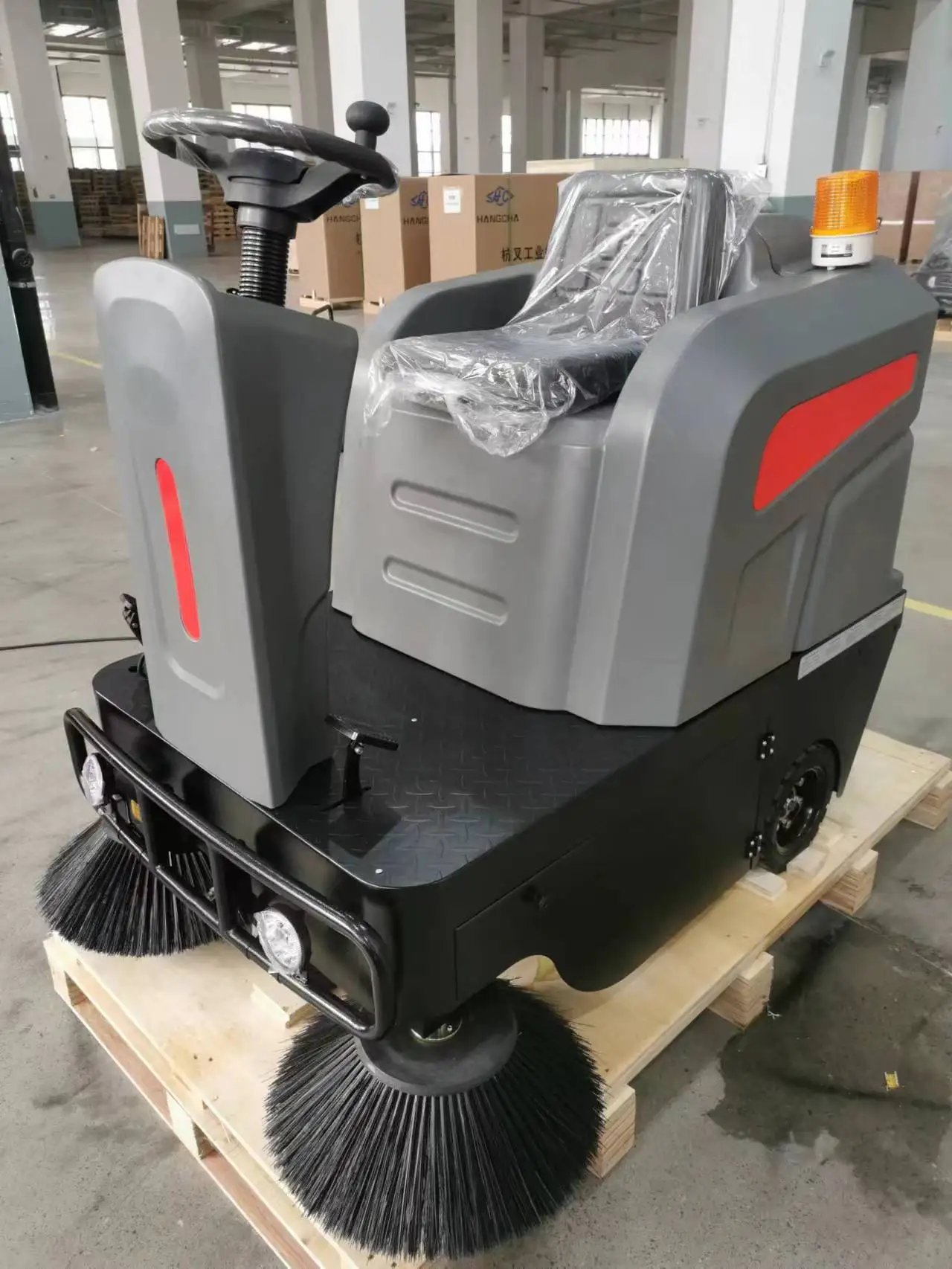 SJ1250 أفضل بيع ركوب البطارية على آلة كنس الأرضية مكنسة الطريق للبيع