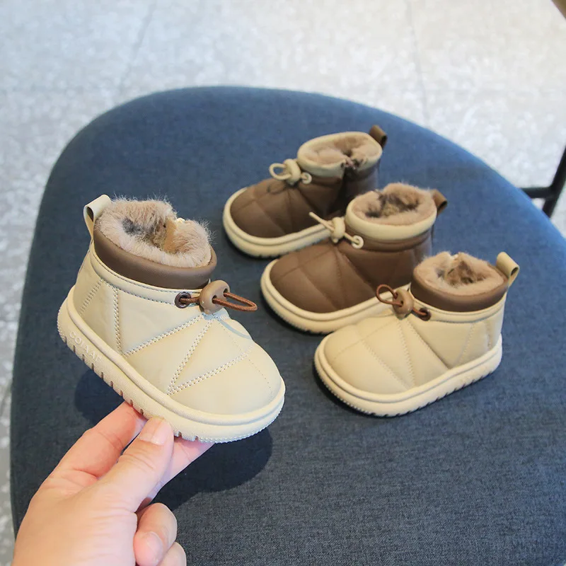 موضة الطفل الأولى ووكر 2025 شتاء جديد عالي الجودة للأطفال أحذية الثلوج الراحة عدم الانزلاق الفتيات حذاء من الجلد لينة سوليد الصبي الأحذية #1