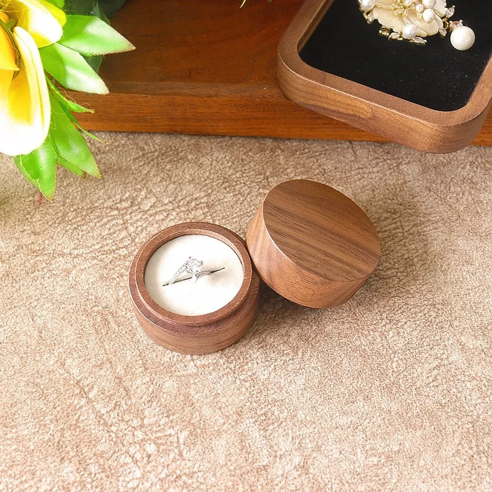 Simple 1/2 Slots Walnut Wood Rings Holder Round Luxury Transparent Lid Rings Box Wedding Packaging Jewelry Organizer Propose